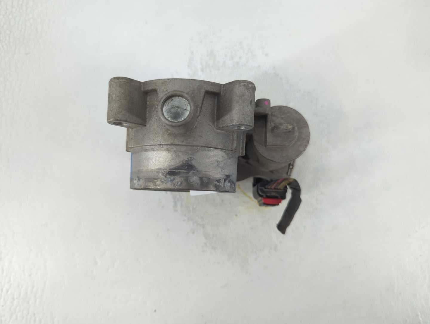 2015-2017 Chrysler 200 Throttle Body P/N:04891970AB Fits Fits 2014 2015 2016 2017 2018 2019 2020 2021 2022 OEM Used Auto Par