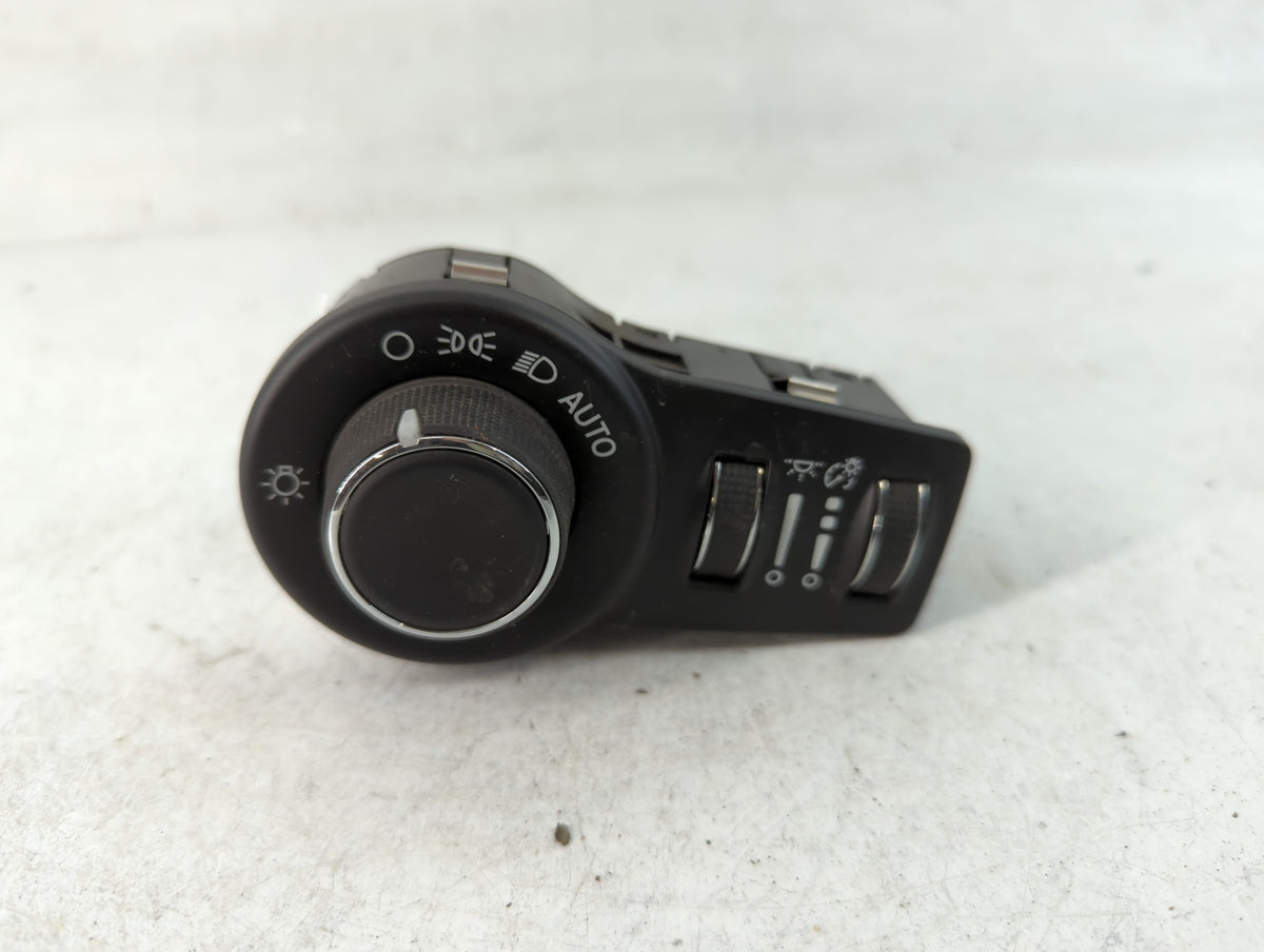 2015 Chrysler 200 Headlight Lamp Control Switch - Oemusedautoparts1.com
