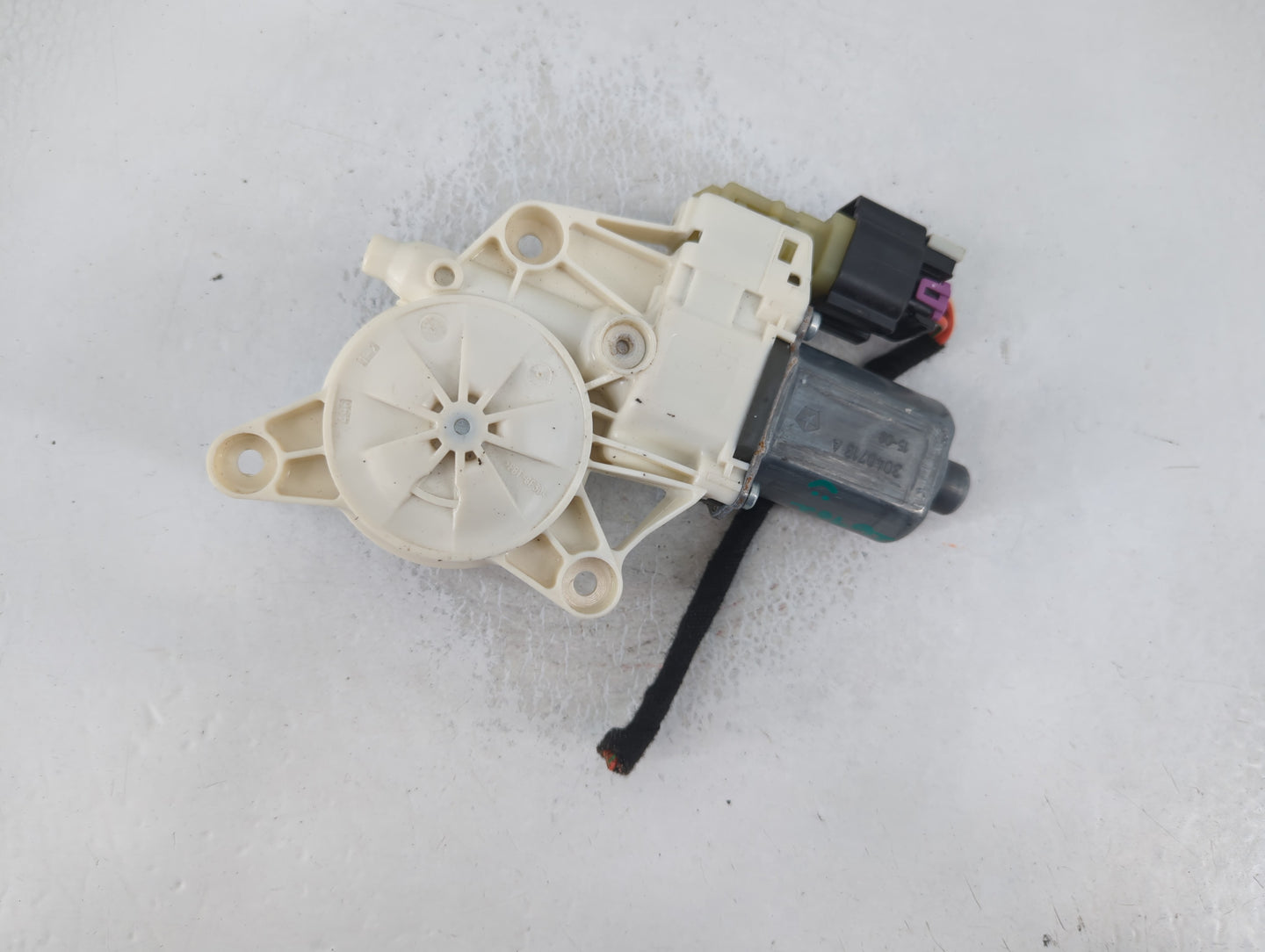 2015-2017 Chrysler 200 Window Control Module 3040713 A - Oemusedautoparts1.com