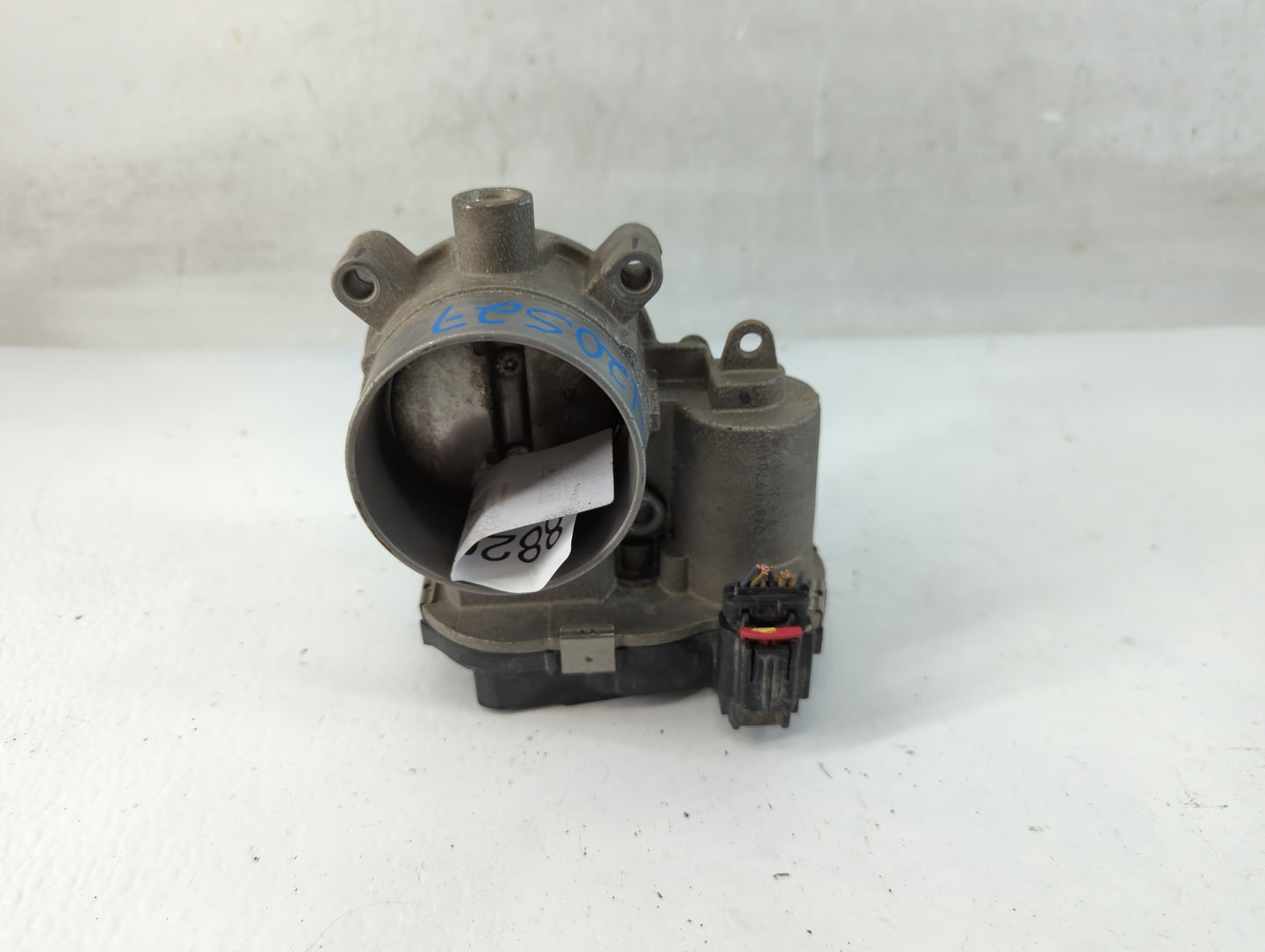 2015-2017 Chrysler 200 Throttle Body P/N:04891970AB Fits Fits 2014 2015 2016 2017 2018 2019 2020 2021 2022 OEM Used Auto Par