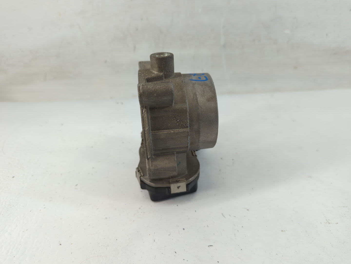 2015-2017 Chrysler 200 Throttle Body P/N:04891970AB Fits Fits 2014 2015 2016 2017 2018 2019 2020 2021 2022 OEM Used Auto Par