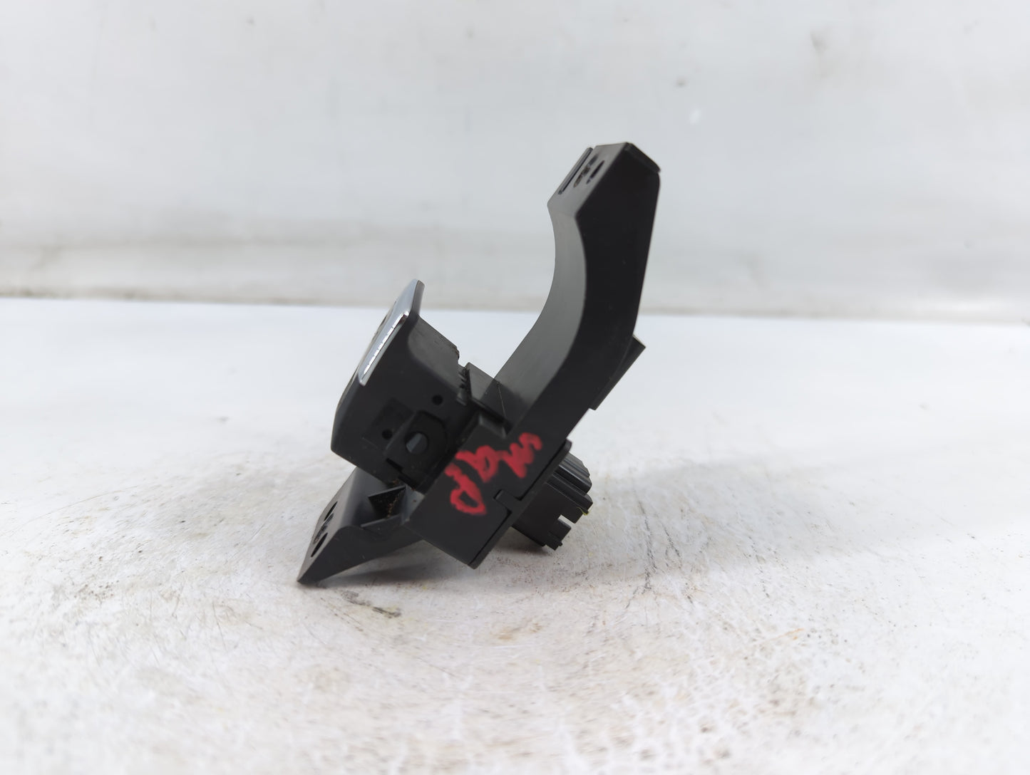 2015 Chrysler 200 Emergency Parking Brake Switch - Oemusedautoparts1.com