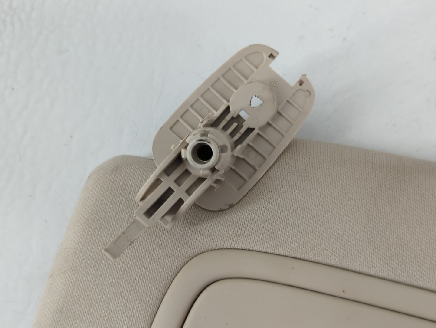 2015 Chrysler 200 Sun Visor Shade Replacement Driver Left Mirror Fits OEM Used Auto Parts - Oemusedautoparts1.com