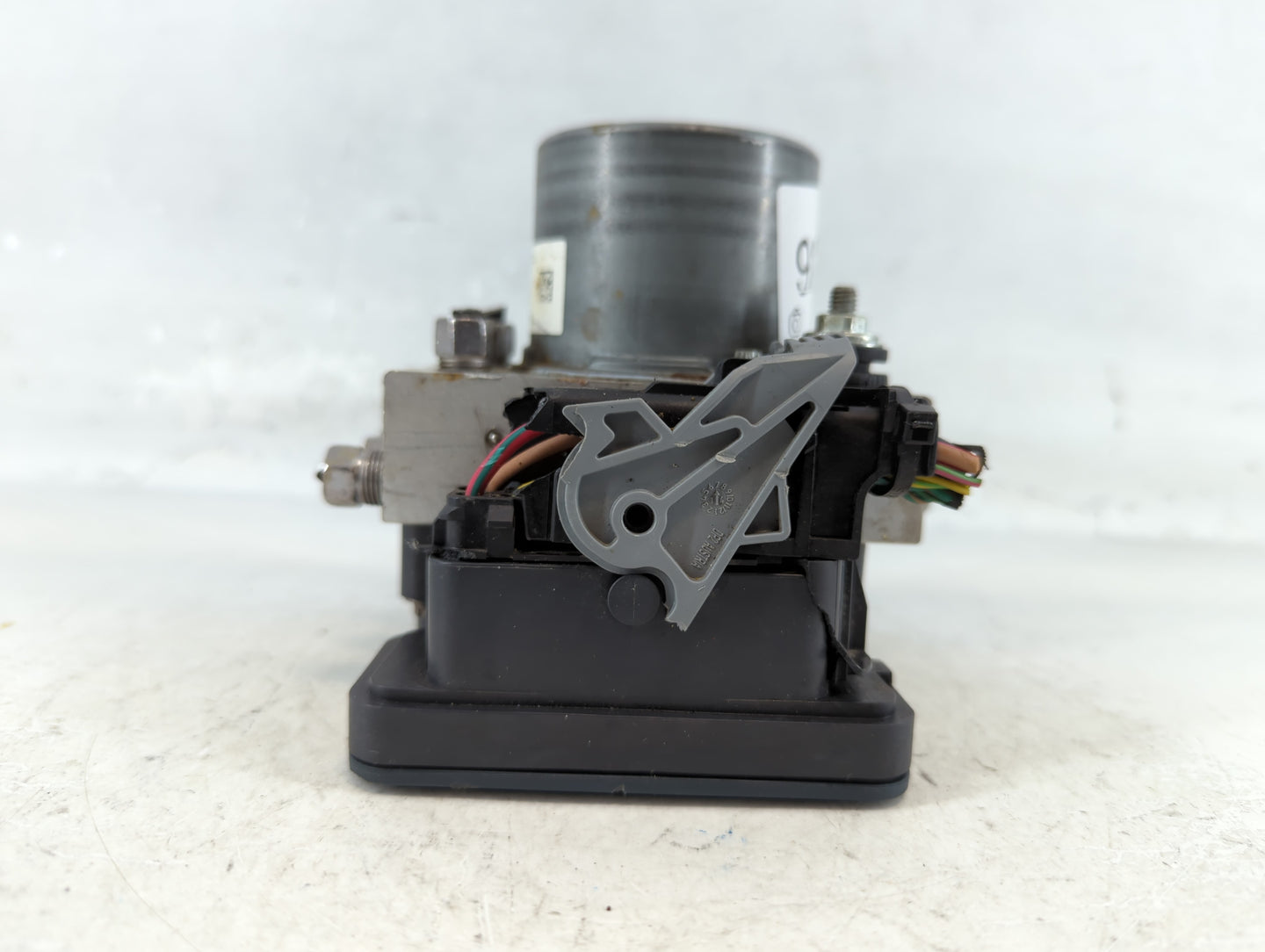 2015 Chrysler 200 ABS Pump Control Module Replacement P/N:68232470AB Fits OEM Used Auto Parts - Oemusedautoparts1.com