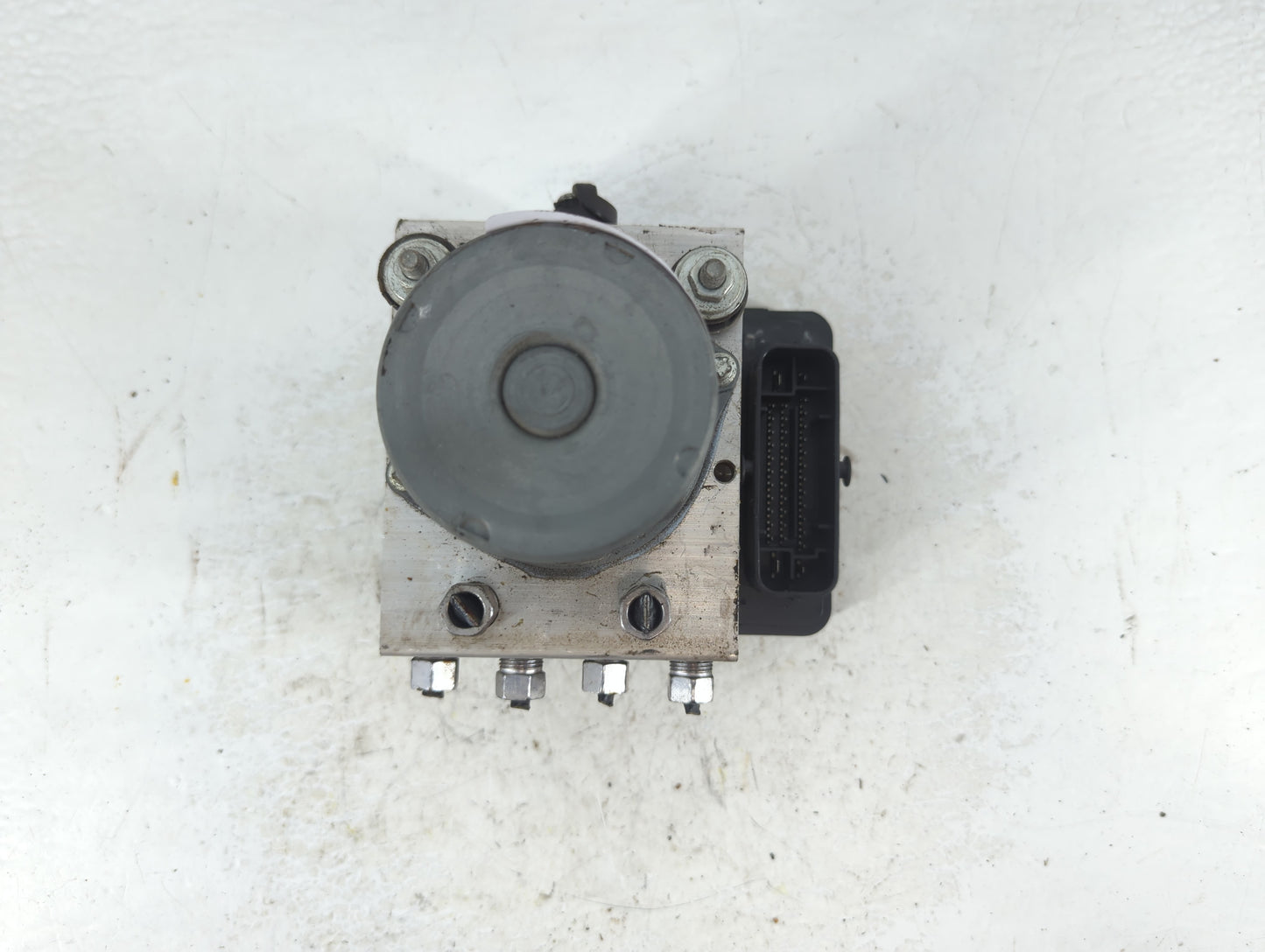 2015 Chrysler 200 ABS Pump Control Module Replacement P/N:68232470AB Fits OEM Used Auto Parts - Oemusedautoparts1.com