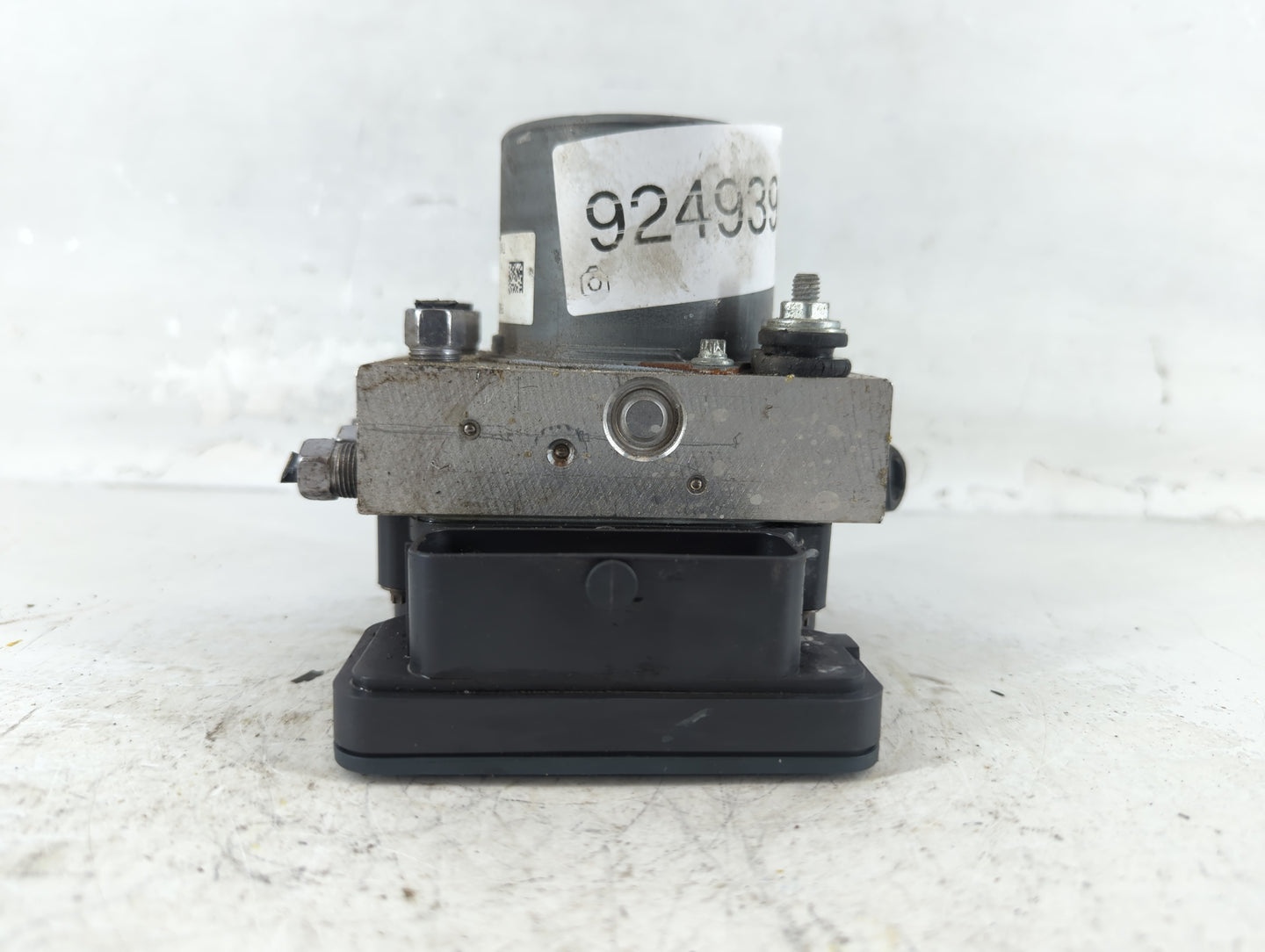2015 Chrysler 200 ABS Pump Control Module Replacement P/N:68232470AB Fits OEM Used Auto Parts - Oemusedautoparts1.com