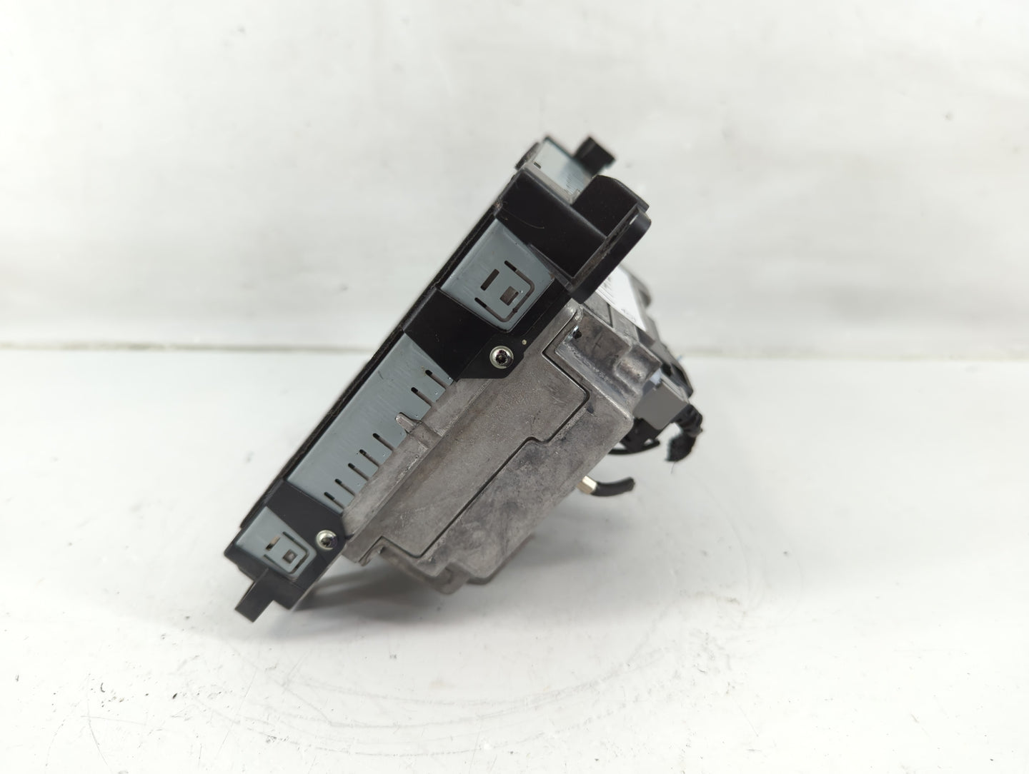 2015 Chrysler 300 Radio AM FM Cd Player Receiver Replacement P/N:68206389AH Fits OEM Used Auto Parts - Oemusedautoparts1.com