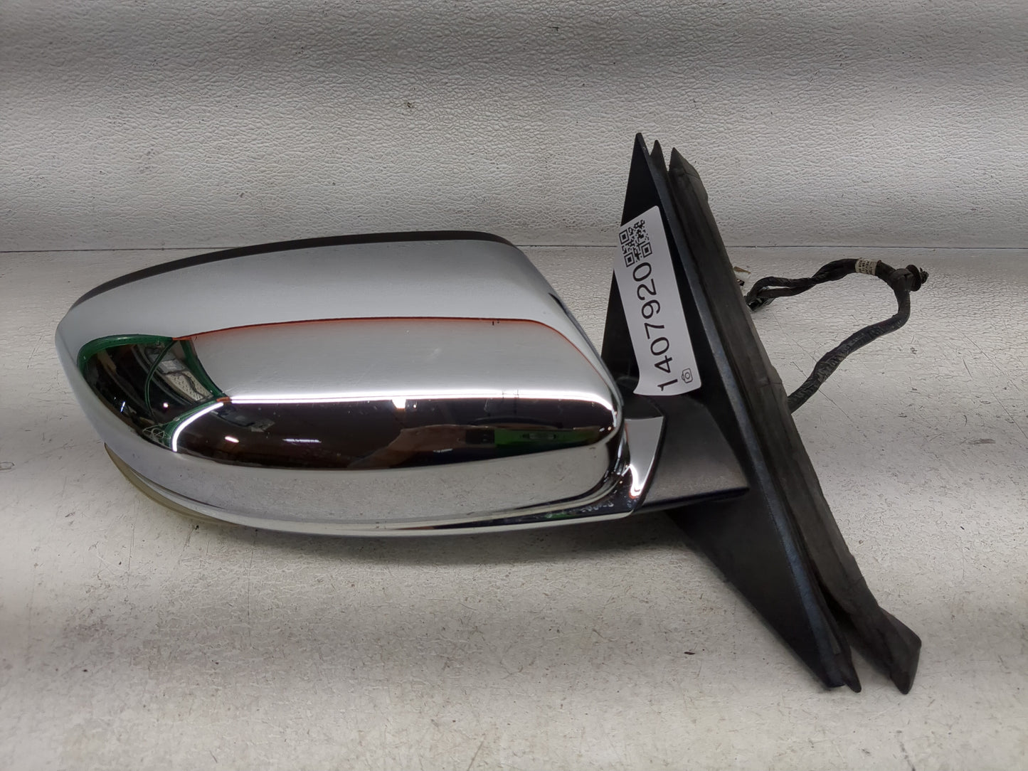2015-2021 Chrysler 300 Passenger Side View Mirror - Right Door Mirror OEM Used - Oemusedautoparts1.com