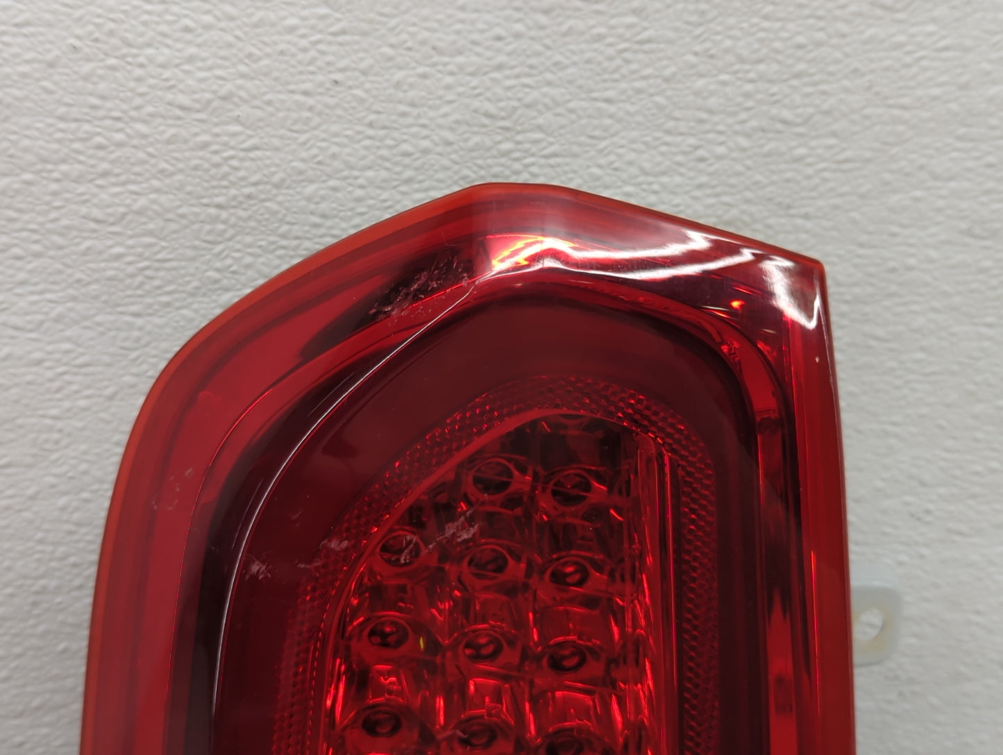 2015-2022 Chrysler 300 Tail Light Assembly Driver Left OEM P/N:09142010 Fits Fits 2015 2016 2017 2018 2019 2020 2021 2022 OE