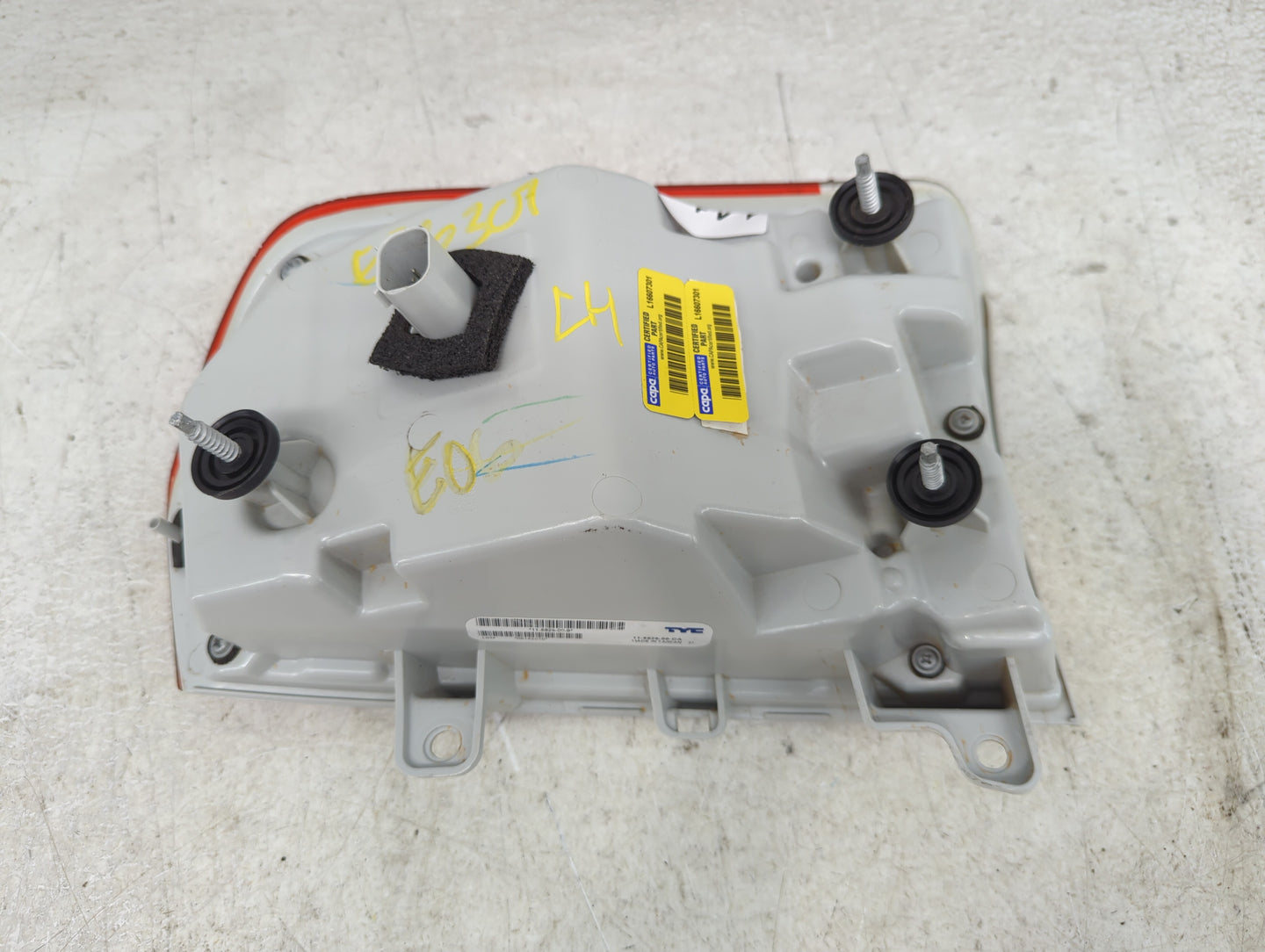 2015-2022 Chrysler 300 Tail Light Assembly Driver Left OEM P/N:09142010 Fits Fits 2015 2016 2017 2018 2019 2020 2021 2022 OE