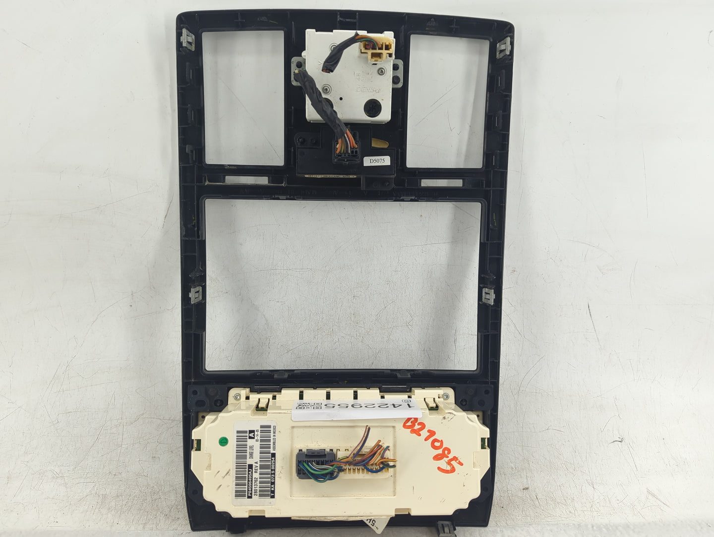 2015-2016 Chrysler 300 Climate Control Module Temperature AC/Heater Replacement P/N:P04596495AJ Fits Fits 2015 2016 OEM Used