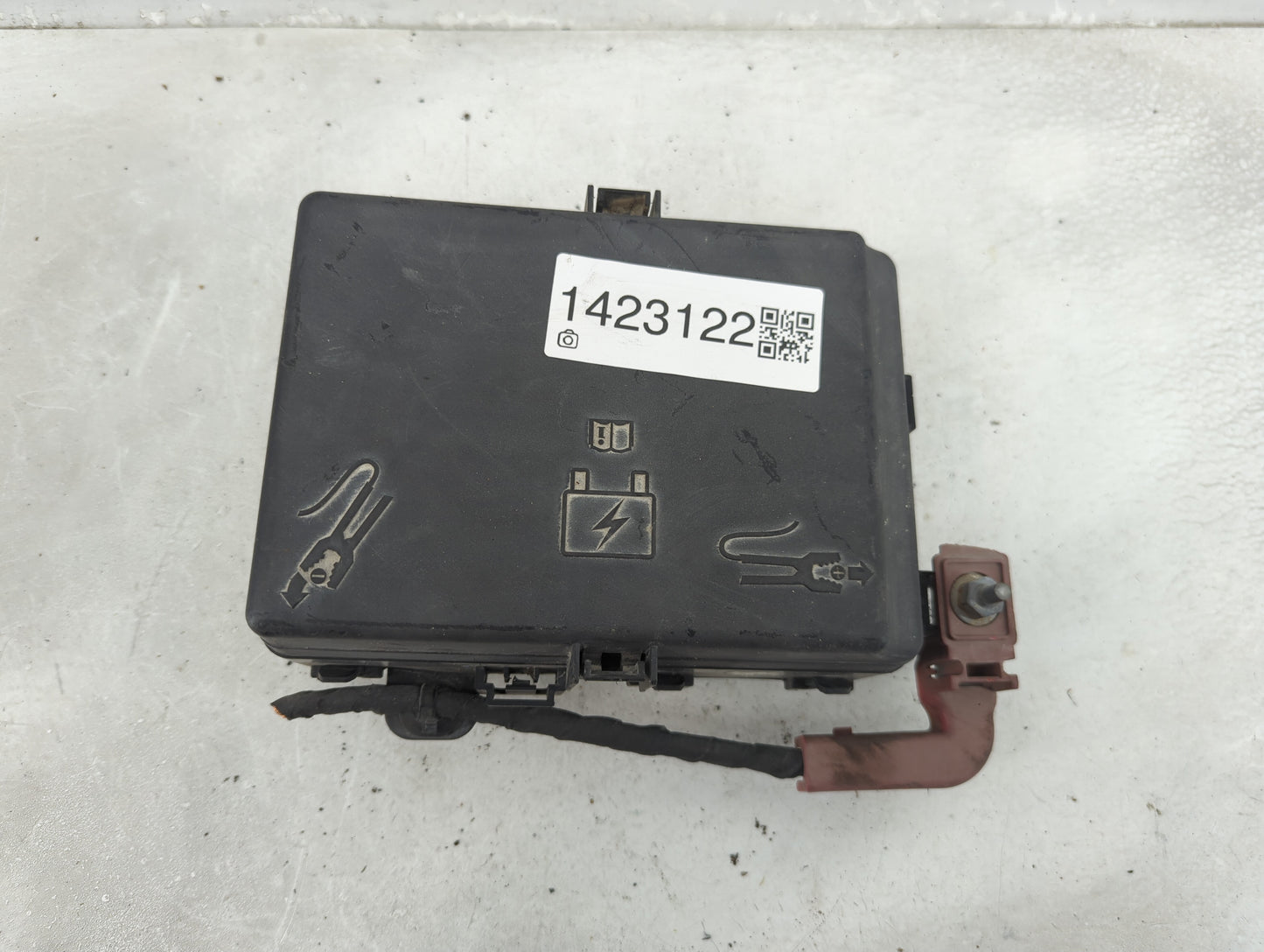 2015 Chrysler 300 Fusebox Fuse Box Panel Relay Module P/N:7171-4656-30 Fits OEM Used Auto Parts - Oemusedautoparts1.com