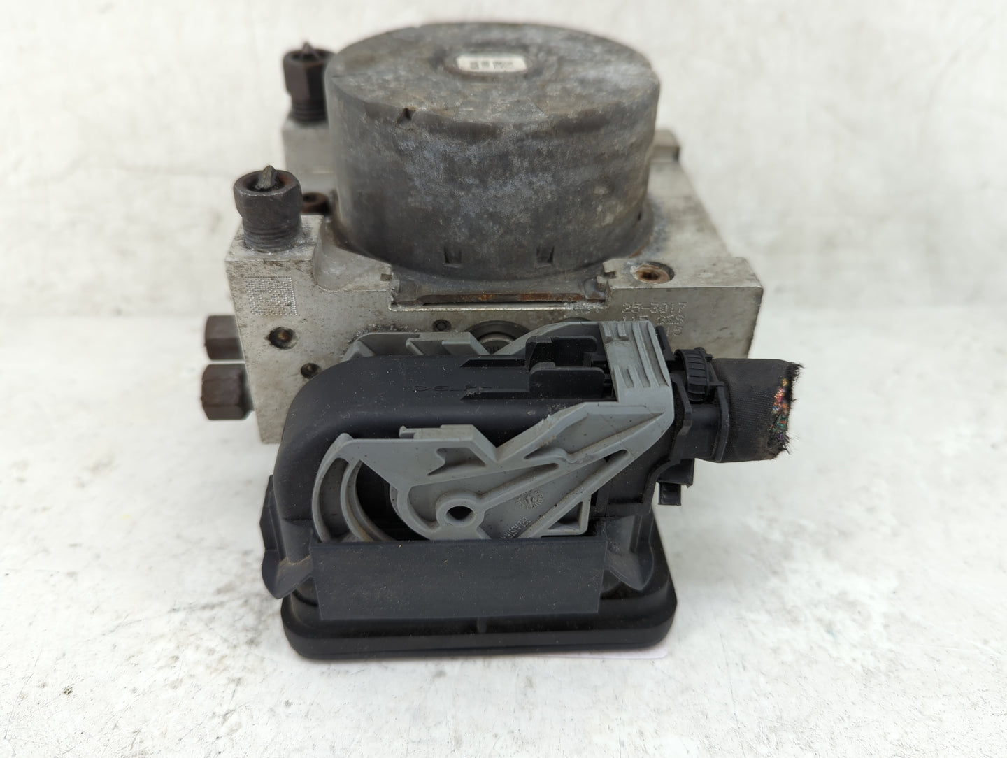 2015-2016 Chrysler 300 ABS Pump Control Module Replacement P/N:P68290444AA 25.0220-0472.4 Fits Fits 2015 2016 OEM Used Auto 