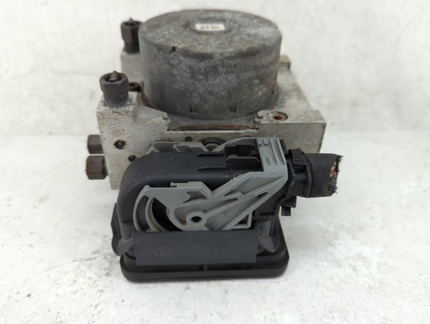 2015-2016 Chrysler 300 ABS Pump Control Module Replacement P/N:P68290444AA 25.0220-0472.4 Fits Fits 2015 2016 OEM Used Auto 