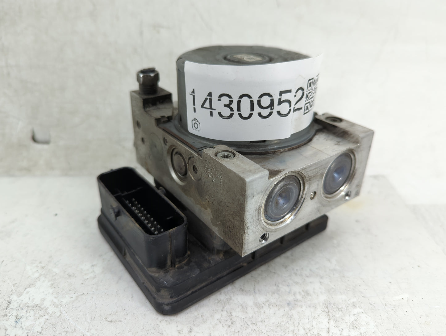 2015-2016 Chrysler 300 ABS Pump Control Module Replacement Fits Fits 2015 2016 OEM Used Auto Parts - Oemusedautoparts1.com