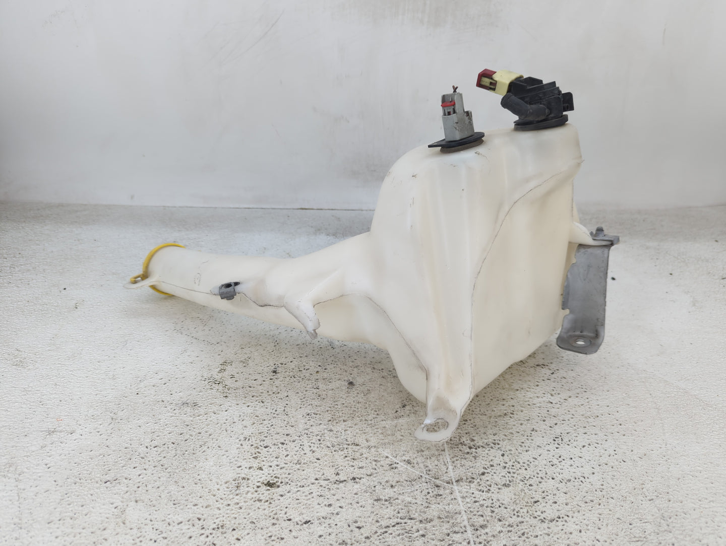 2011-2022 Chrysler 300 Windshield Washer Fluid Reservoir Bottle Oem - Oemusedautoparts1.com
