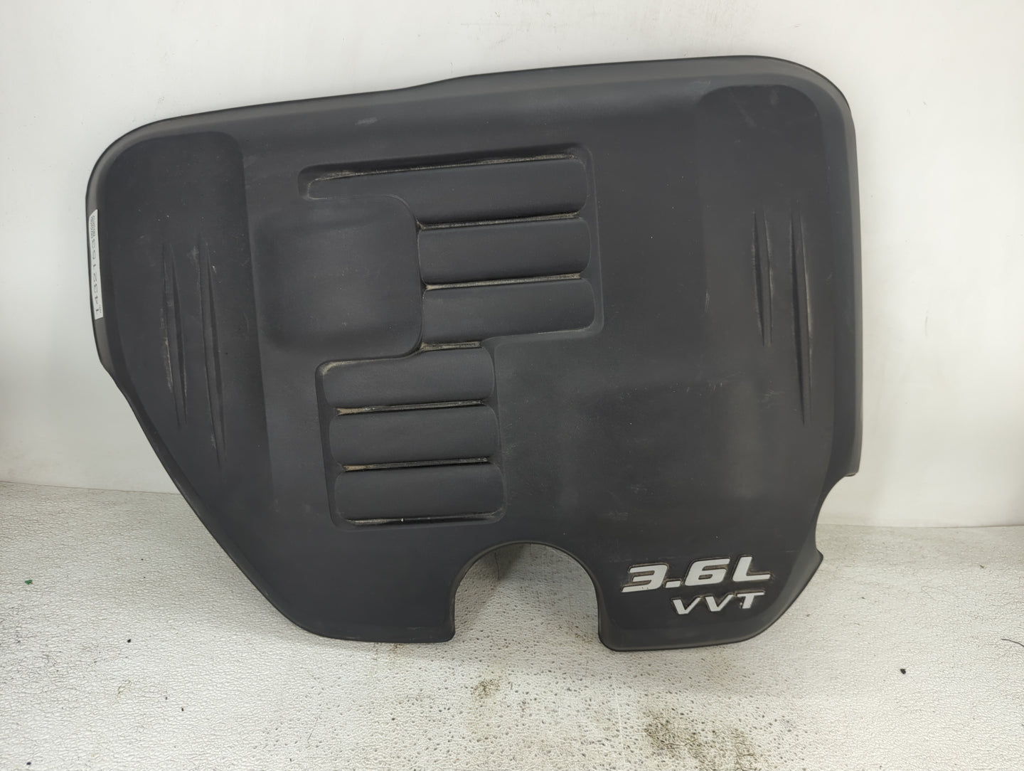 2015 Chrysler 300 Engine Cover - Oemusedautoparts1.com
