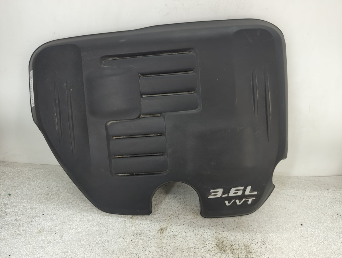2015 Chrysler 300 Engine Cover - Oemusedautoparts1.com