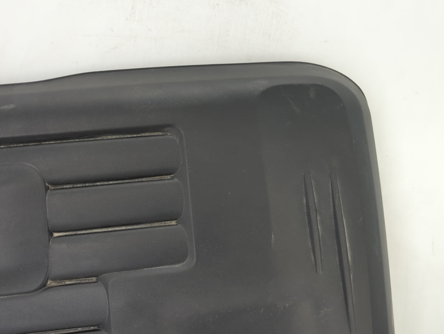 2015 Chrysler 300 Engine Cover - Oemusedautoparts1.com