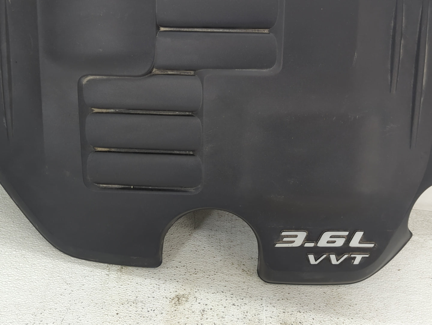 2015 Chrysler 300 Engine Cover - Oemusedautoparts1.com