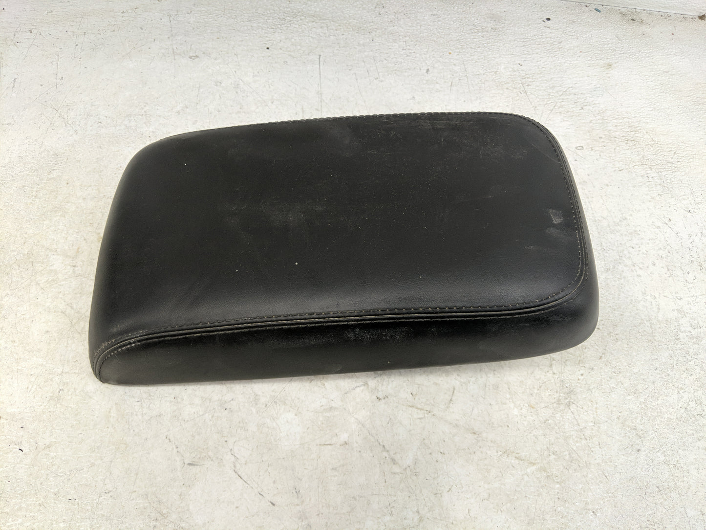 2015 Chrysler 300 Center Console Armrest Cover Lid Fits OEM Used Auto Parts - Oemusedautoparts1.com