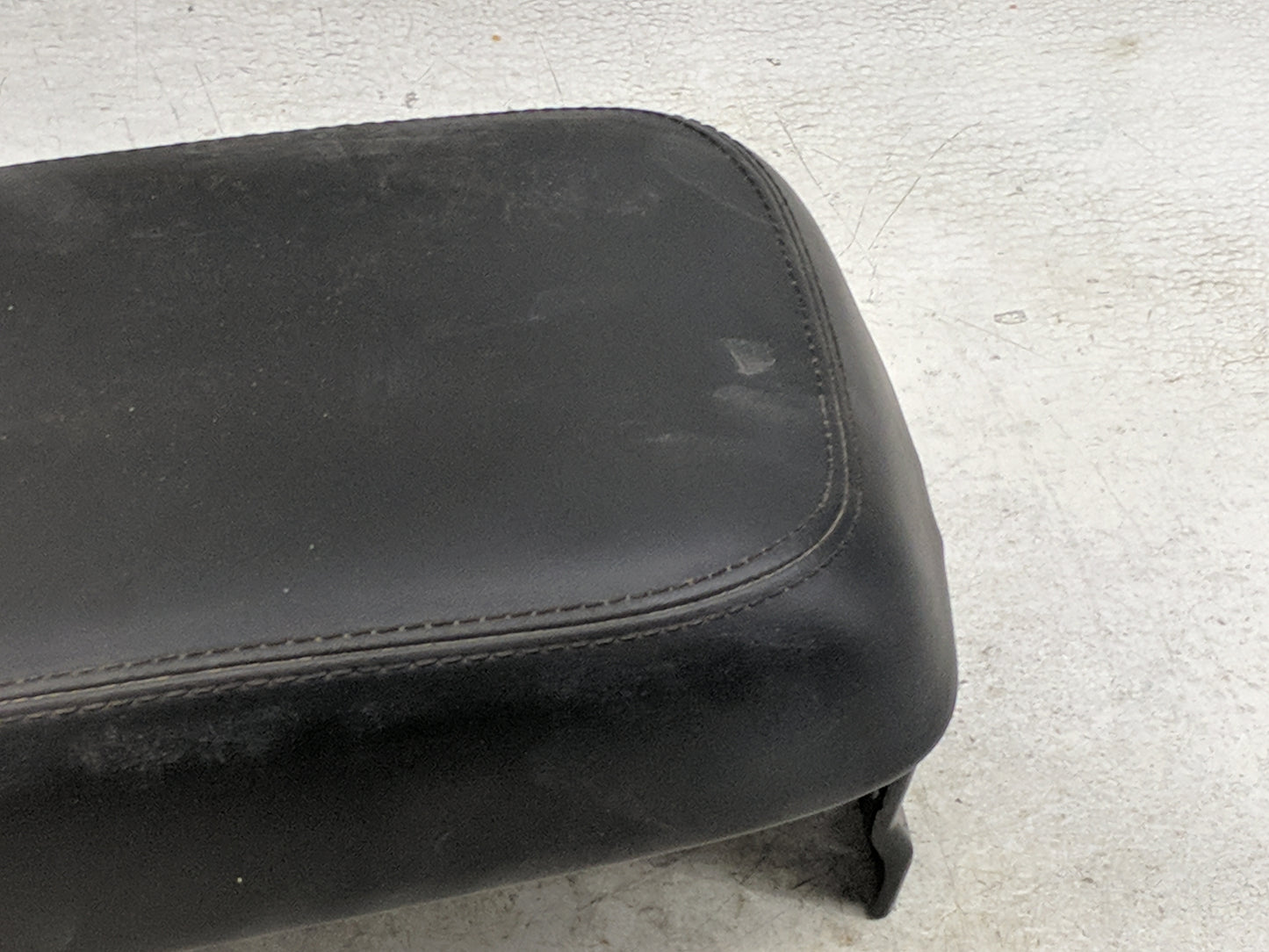 2015 Chrysler 300 Center Console Armrest Cover Lid Fits OEM Used Auto Parts - Oemusedautoparts1.com