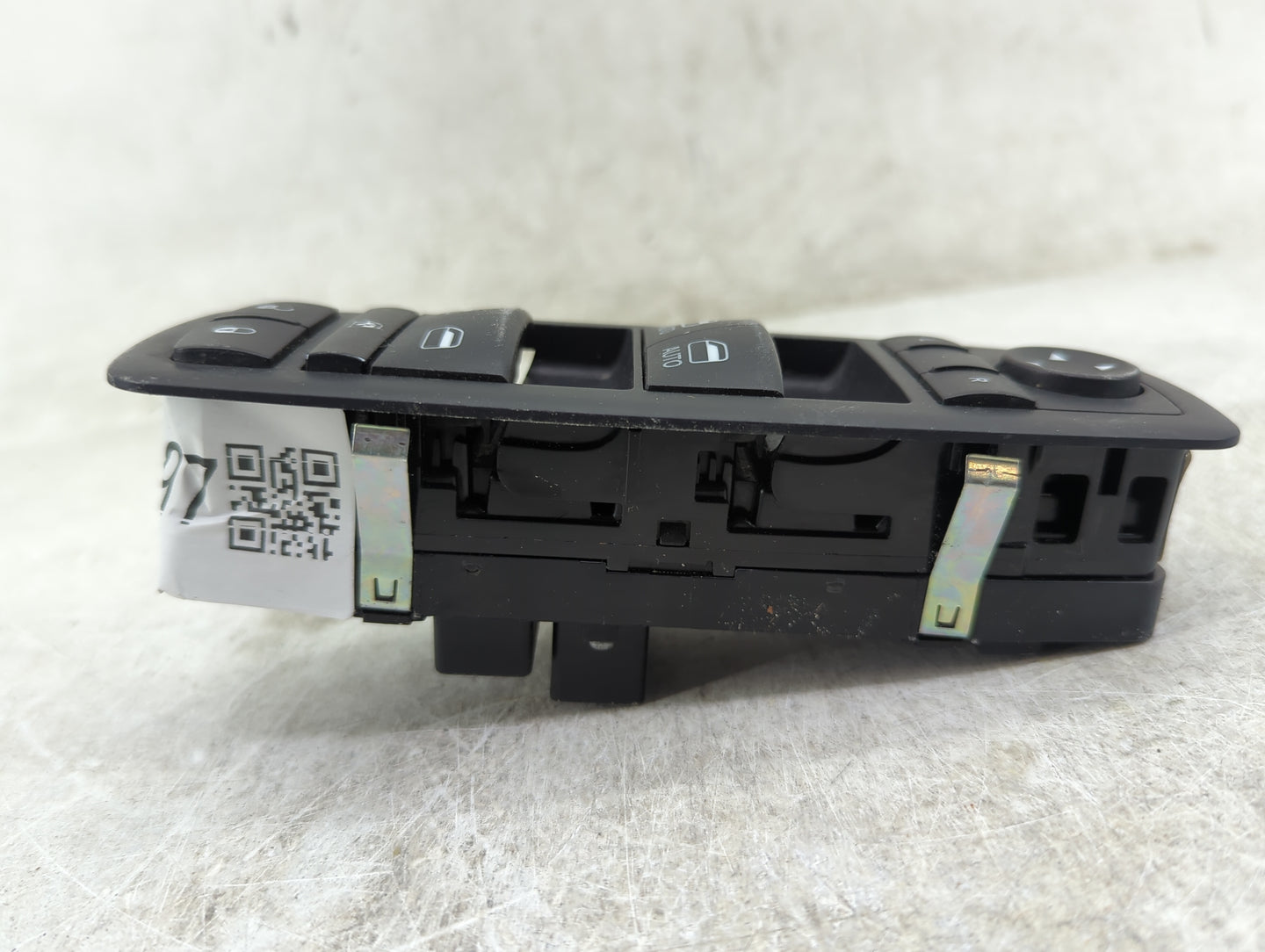 2015-2019 Chrysler 300 Master Power Window Switch Replacement Driver Side Left P/N:68262253AA Fits OEM Used Auto Parts - Oem