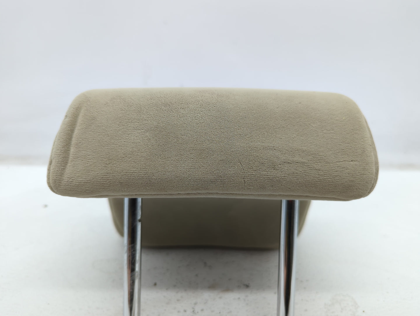 2015-2018 Chrysler 300 Headrest Head Rest Rear Center Seat Fits Fits 2015 2016 2018 OEM Used Auto Parts - Oemusedautoparts1.