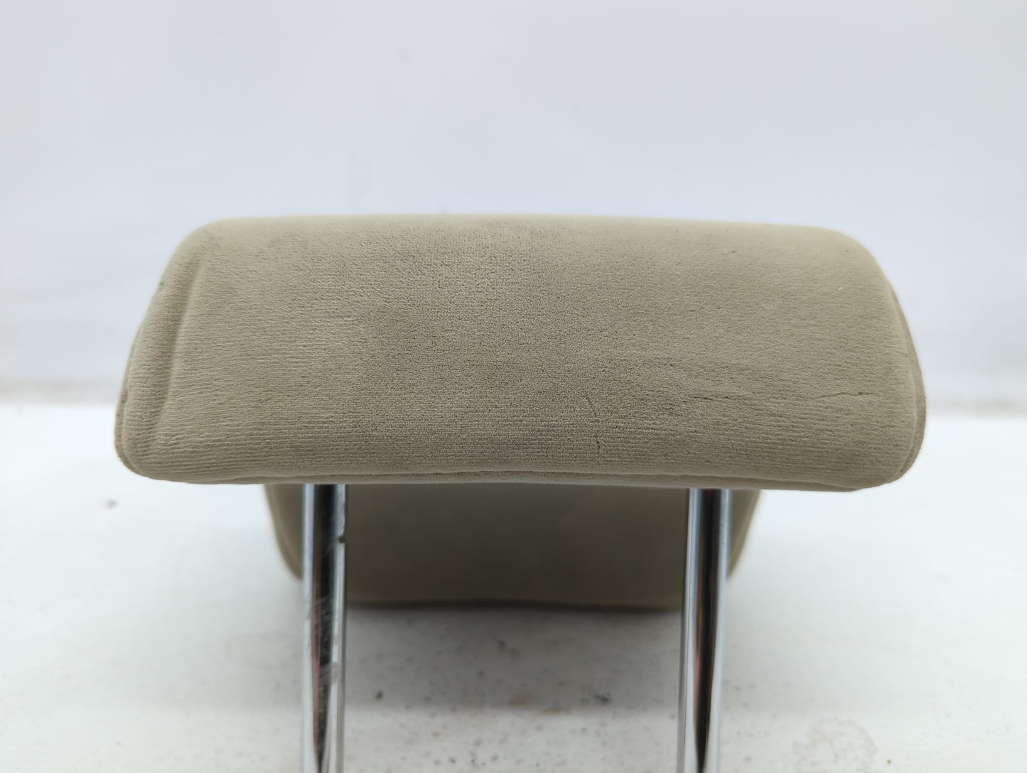 2015-2018 Chrysler 300 Headrest Head Rest Rear Center Seat Fits Fits 2015 2016 2018 OEM Used Auto Parts - Oemusedautoparts1.