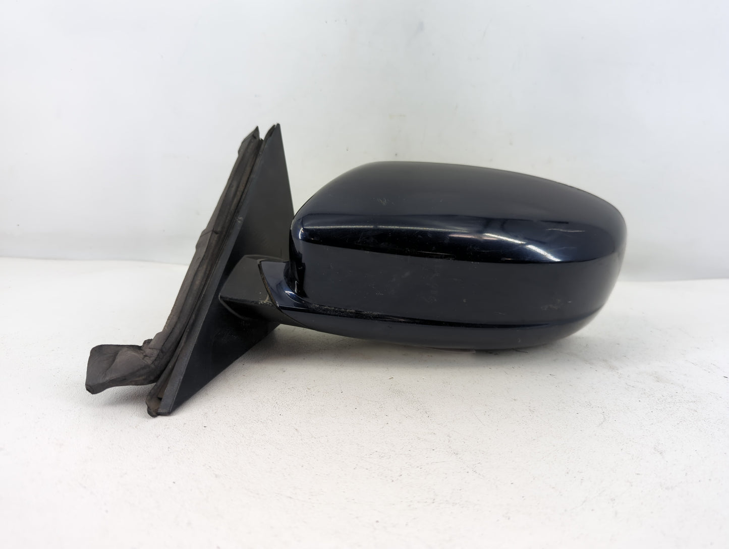 2015-2016 Chrysler 300 Driver Side View Mirror - Left Door Mirror OEM Used - Oemusedautoparts1.com