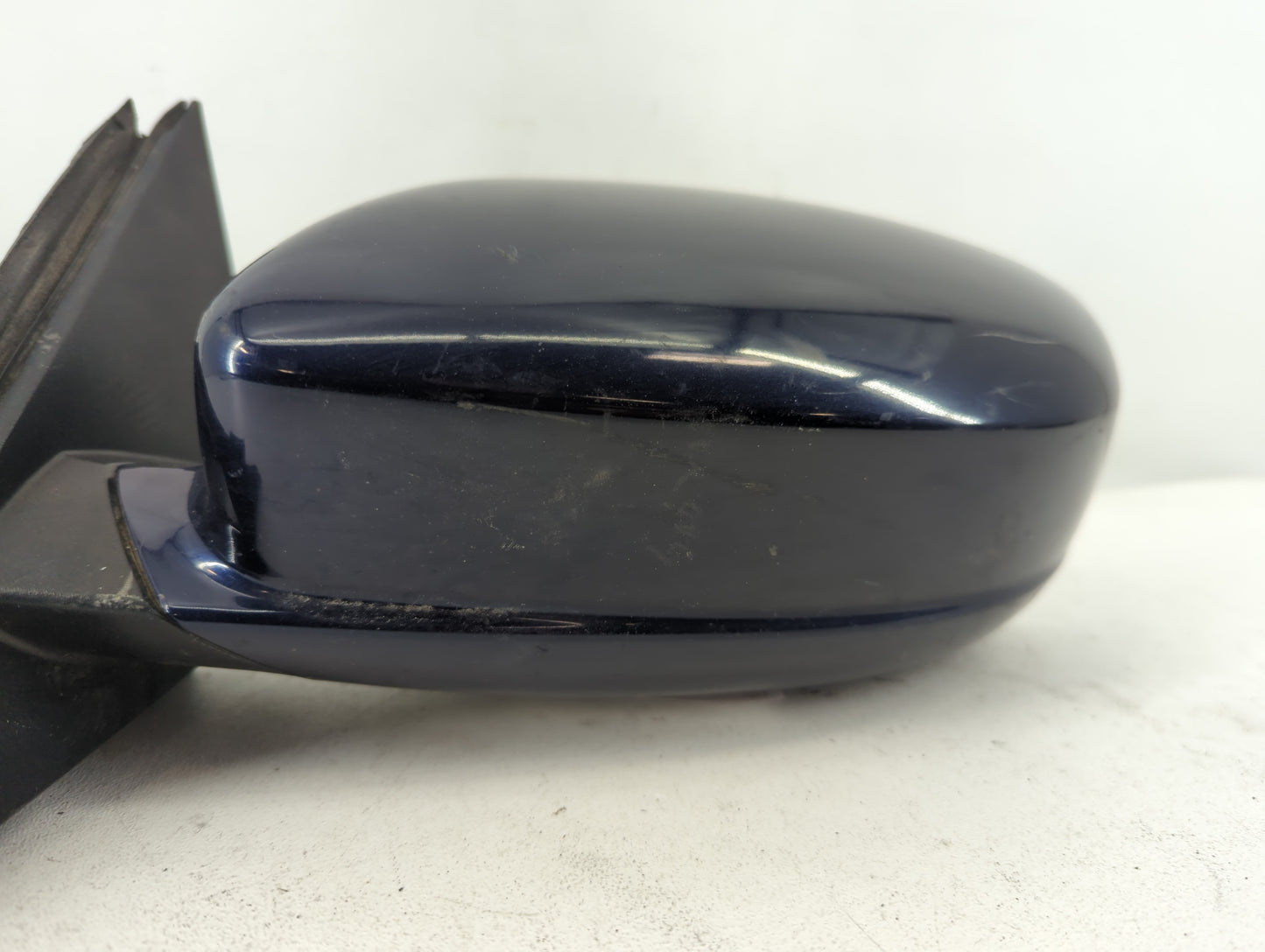 2015-2016 Chrysler 300 Driver Side View Mirror - Left Door Mirror OEM Used - Oemusedautoparts1.com