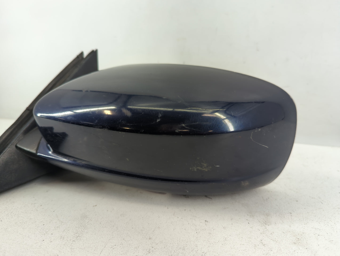 2015-2016 Chrysler 300 Driver Side View Mirror - Left Door Mirror OEM Used - Oemusedautoparts1.com