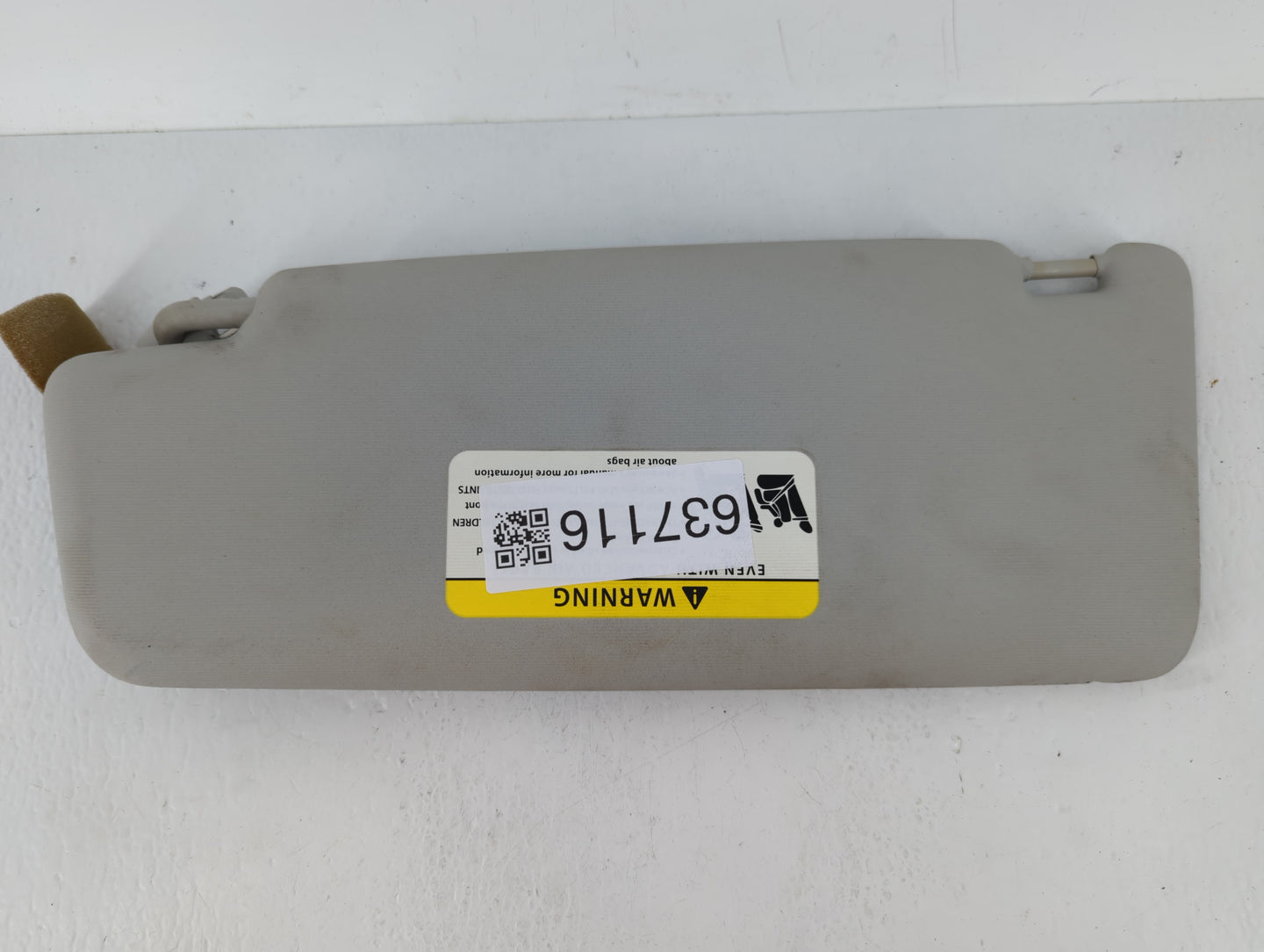 2015 Chrysler Pacifica Sun Visor Shade Replacement Passenger Right Mirror Fits OEM Used Auto Parts - Oemusedautoparts1.com