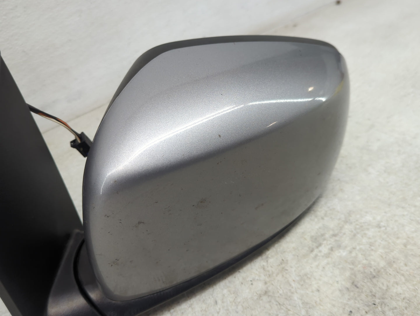 2015 Chrysler Town and Country Driver Side View Mirror - Left Door Mirror OEM Used - Oemusedautoparts1.com