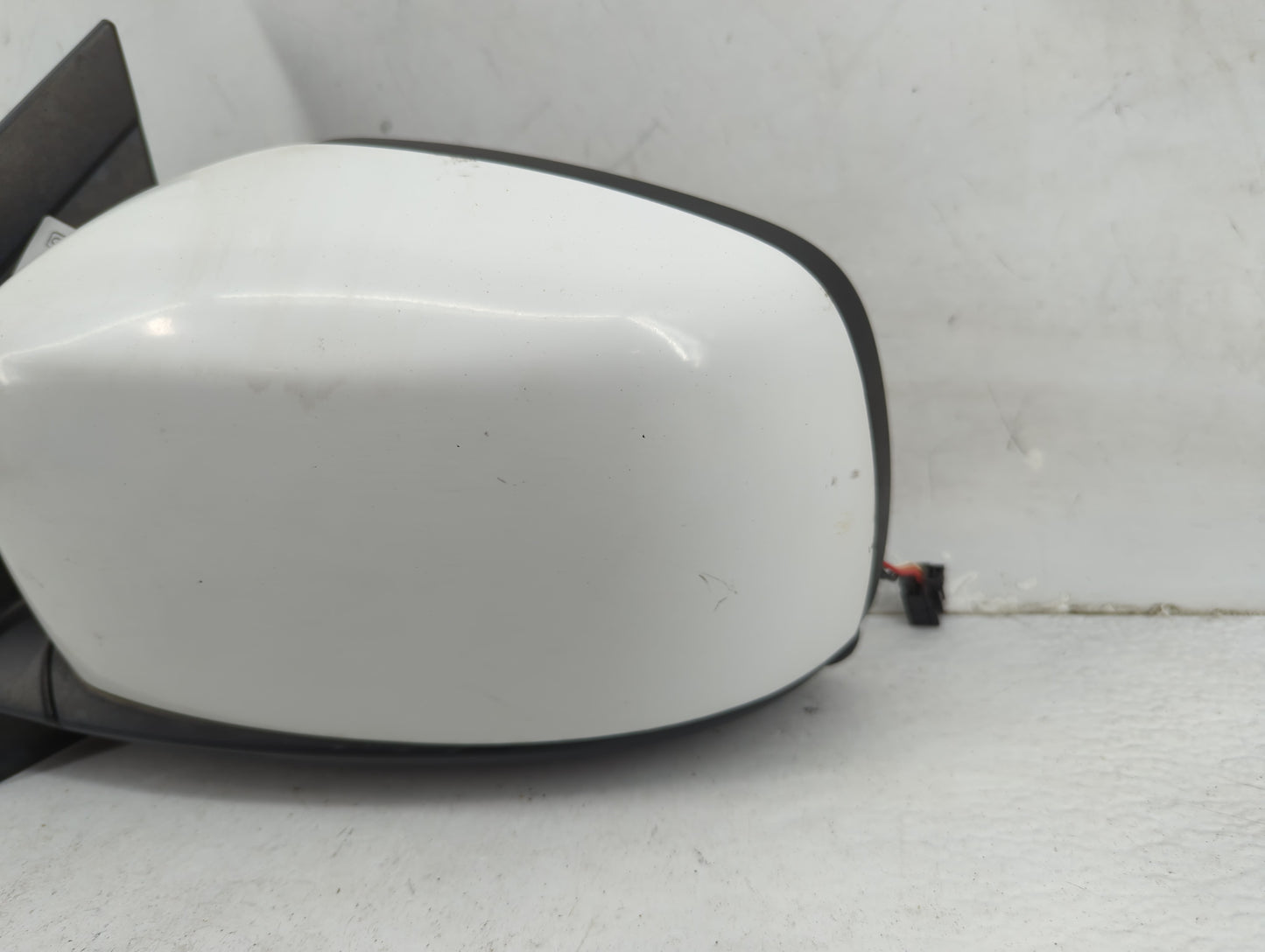 2015 Chrysler Town and Country Driver Side View Mirror - Left Door Mirror OEM Used - Oemusedautoparts1.com