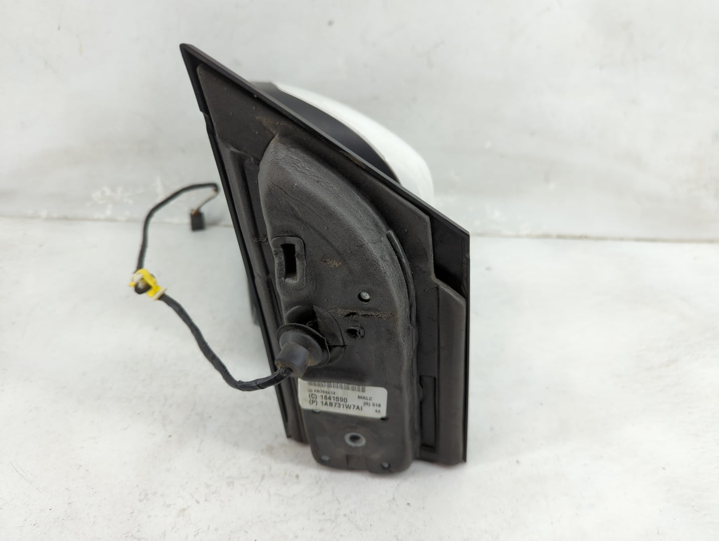 2015 Chrysler Town and Country Driver Side View Mirror - Left Door Mirror OEM Used - Oemusedautoparts1.com