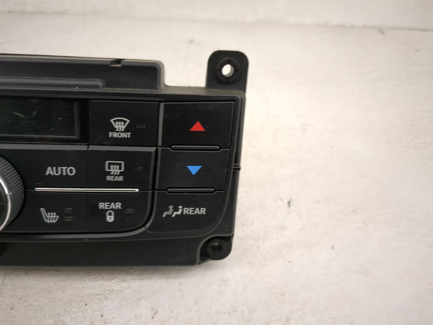 2015 Chrysler Town and Country Climate Control Module Temperature AC/Heater Replacement P/N:55111367AG 5HB010802-59 Fits OEM