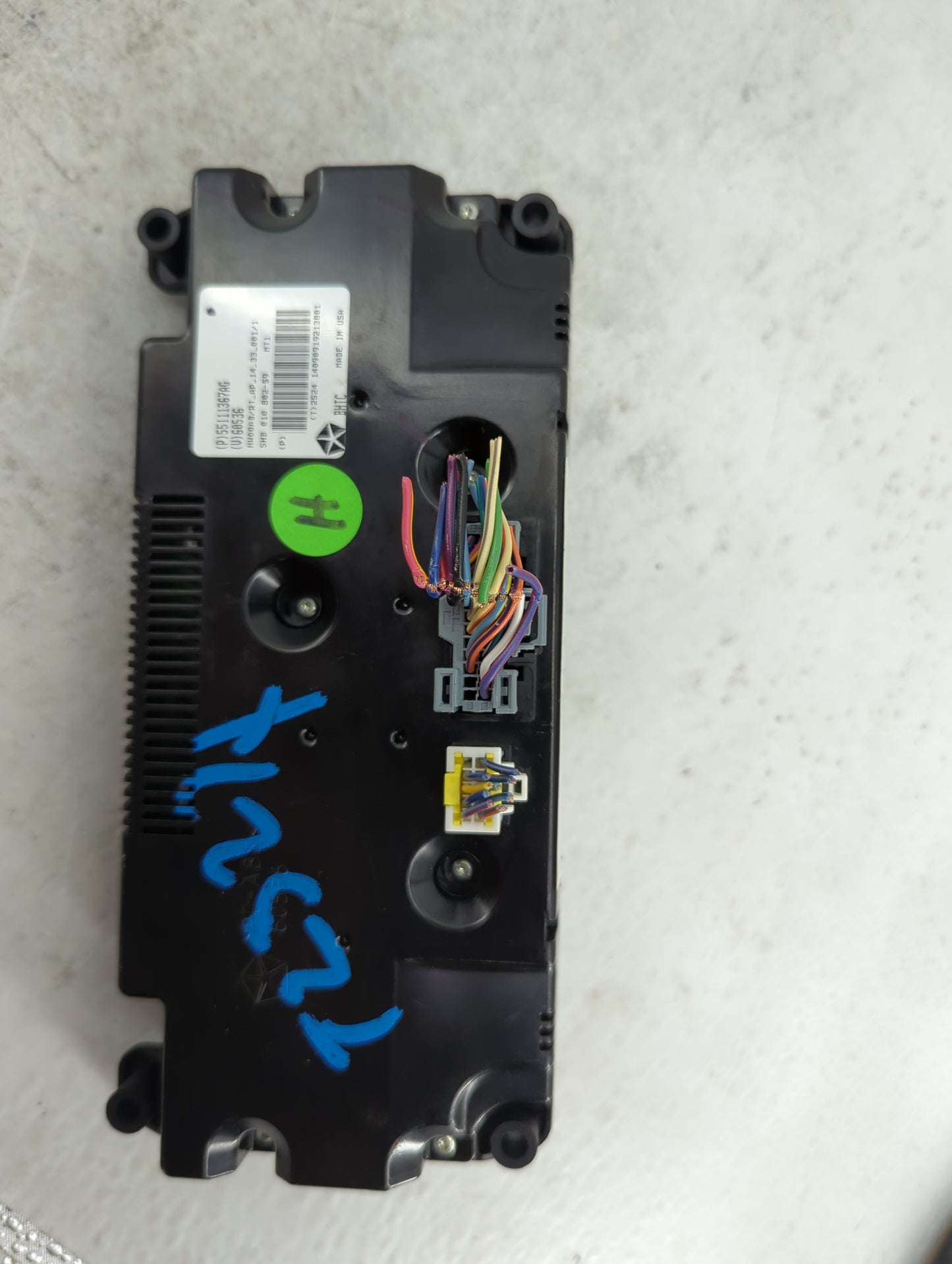 2015 Chrysler Town and Country Climate Control Module Temperature AC/Heater Replacement P/N:55111367AG 5HB010802-59 Fits OEM