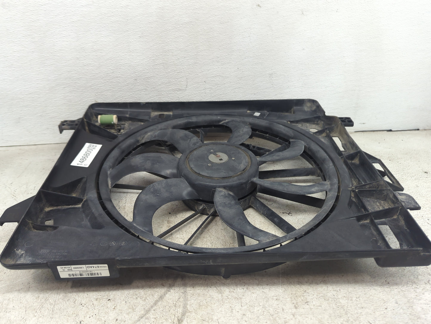 2015 Chrysler Town and Country Electric Radiator Cooling Fan Motor Assembly P/N:68266799AD 05005674AD Fits OEM Used Auto Par