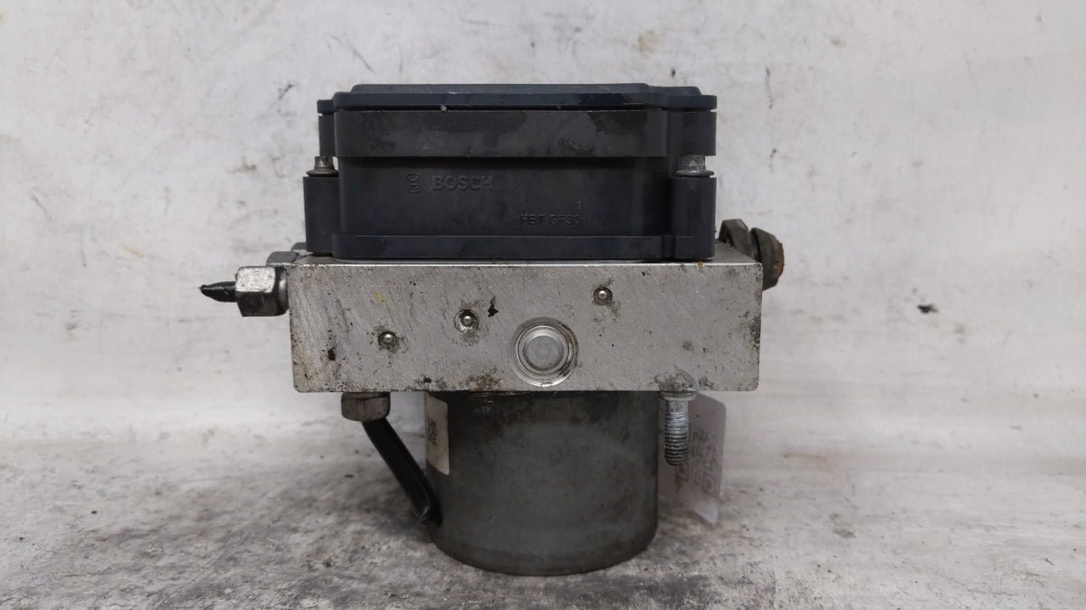 2014 Chrysler Town & Country Anti-Lock Brake ABS Pump Module Actuator OEM P/N:68183803AC Fits OEM Used Auto Parts - Oemuseda