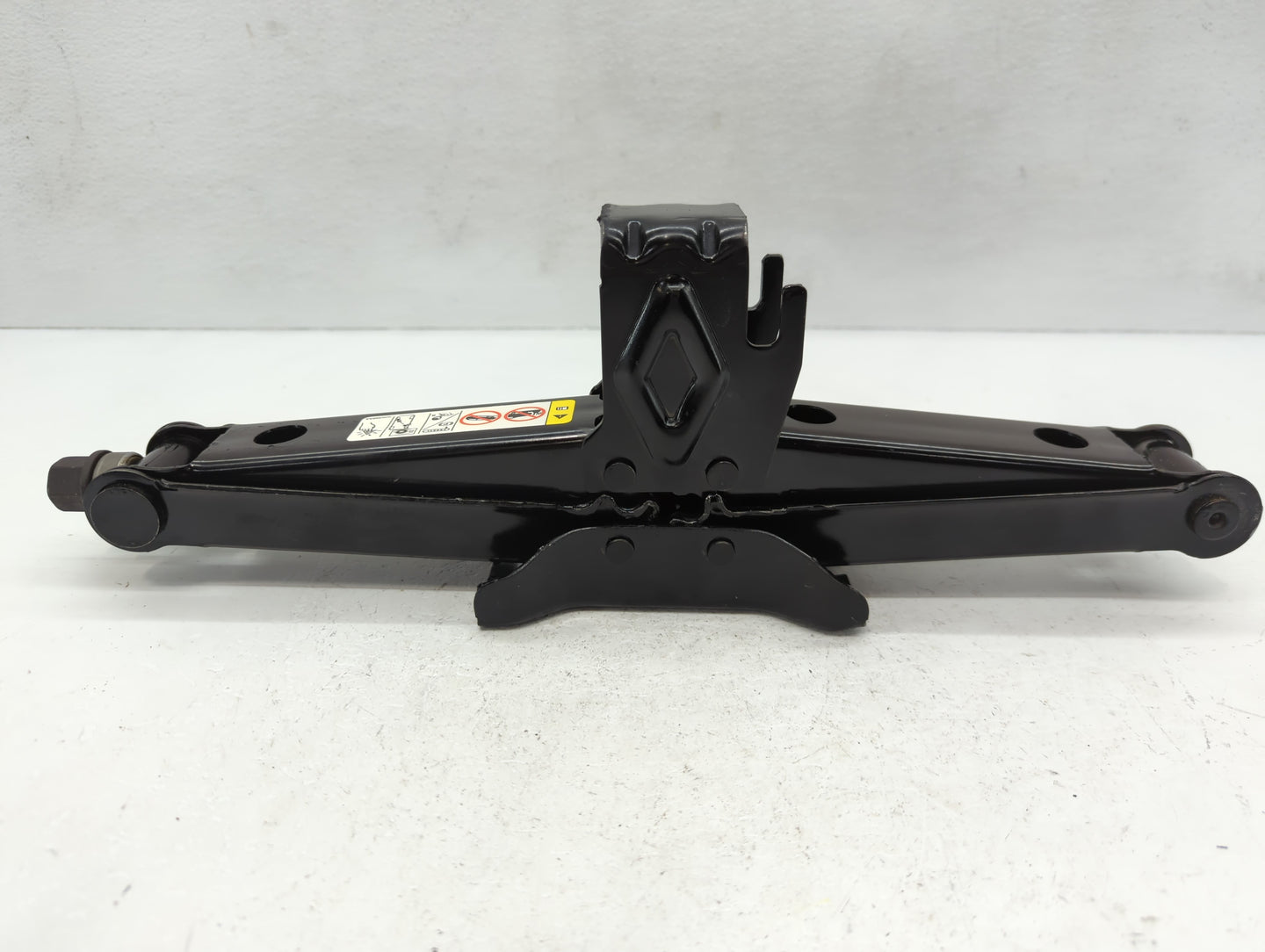 2015 Chrysler Town & Country Spare Scissor Car Jack - Oemusedautoparts1.com