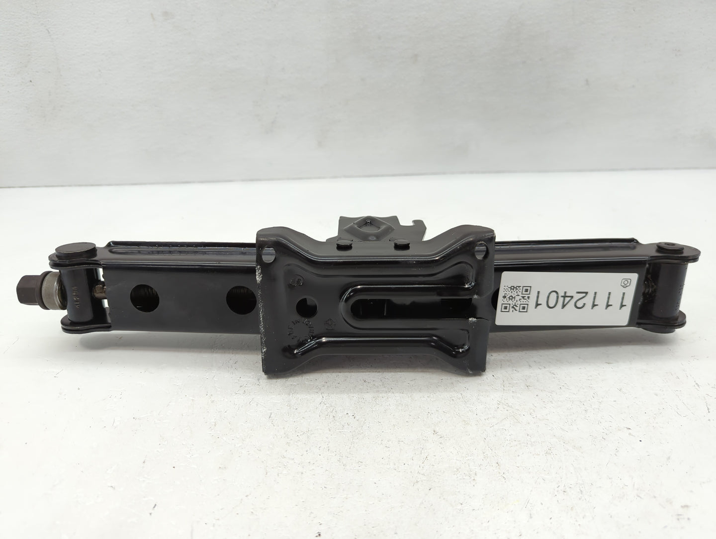 2015 Chrysler Town & Country Spare Scissor Car Jack - Oemusedautoparts1.com