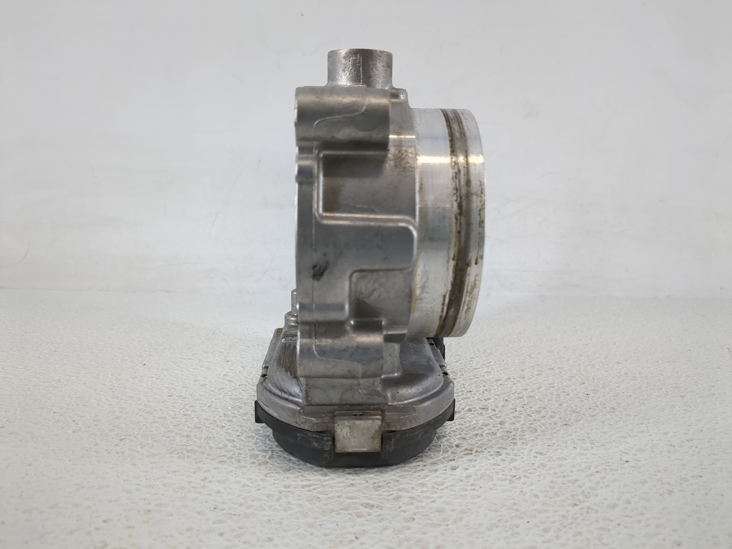 2011-2016 Chrysler Town & Country Throttle Body P/N:05184349AC Fits OEM Used Auto Parts - Oemusedautoparts1.com