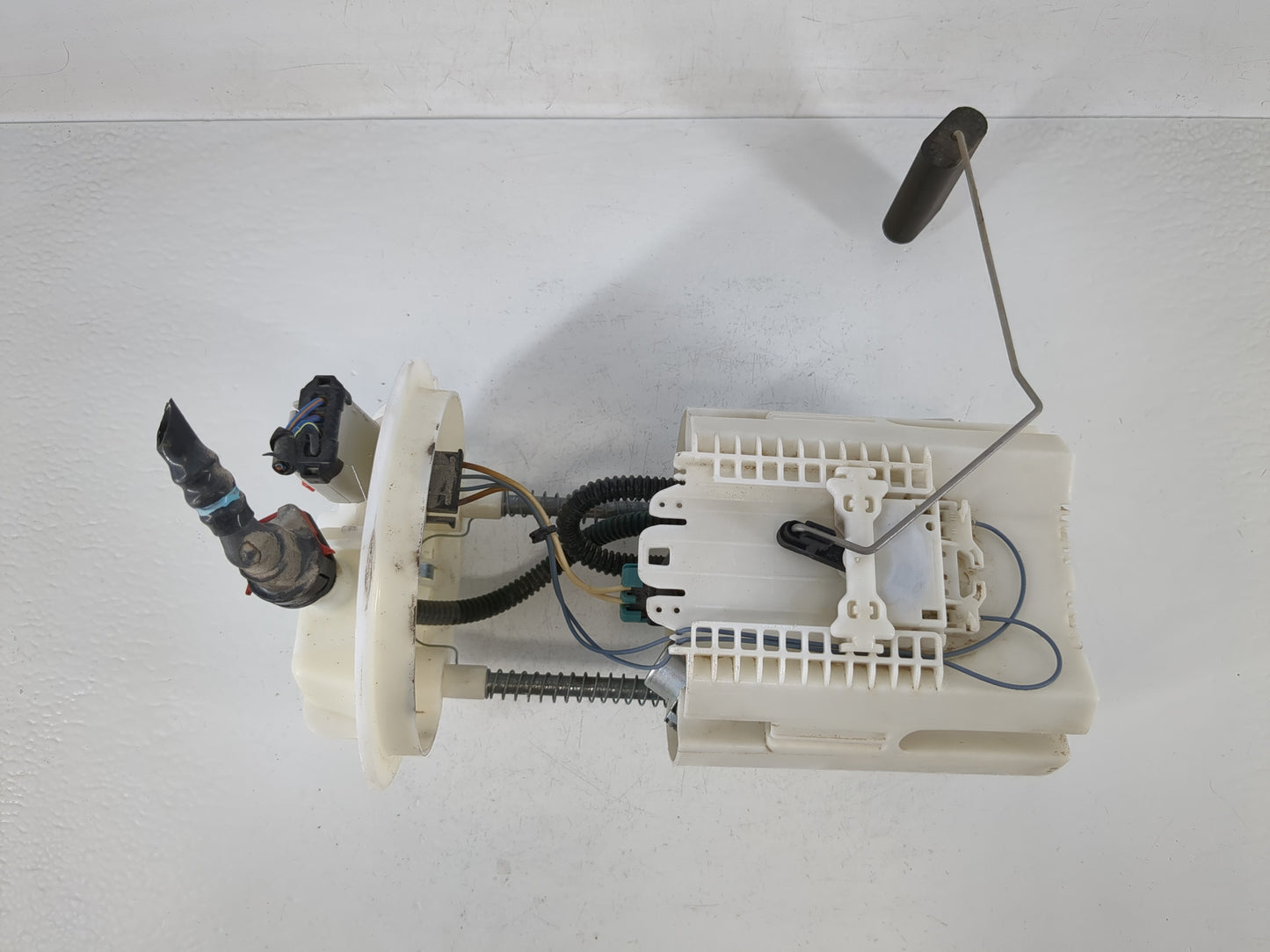 2011-2016 Chrysler Town & Country Electrical Gas Fuel Pump Assembly - Oemusedautoparts1.com