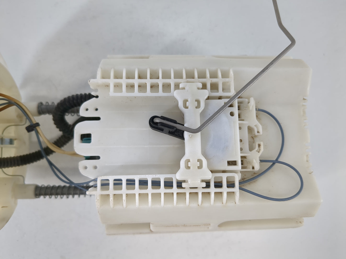 2011-2016 Chrysler Town & Country Electrical Gas Fuel Pump Assembly - Oemusedautoparts1.com