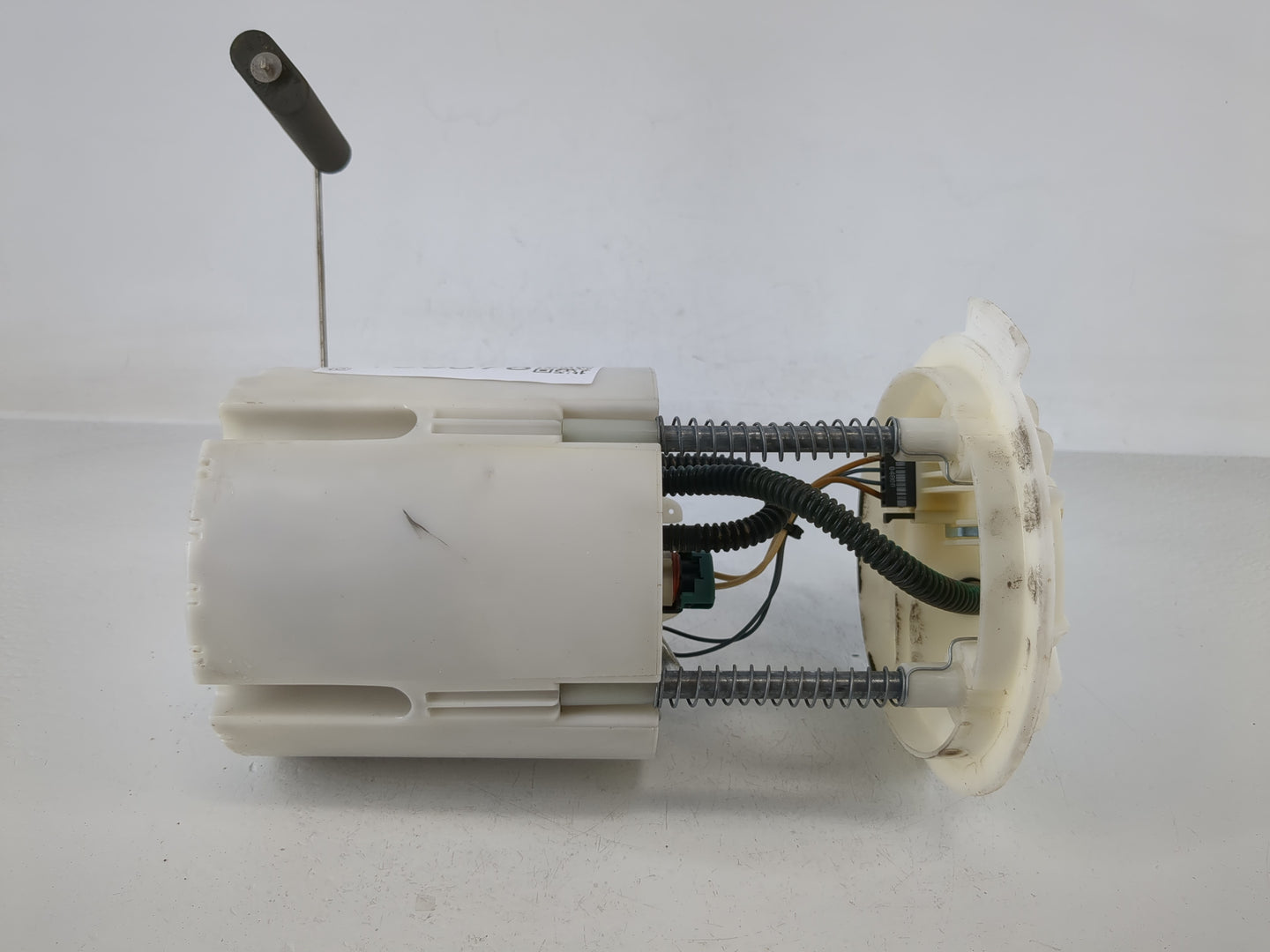 2011-2016 Chrysler Town & Country Electrical Gas Fuel Pump Assembly - Oemusedautoparts1.com