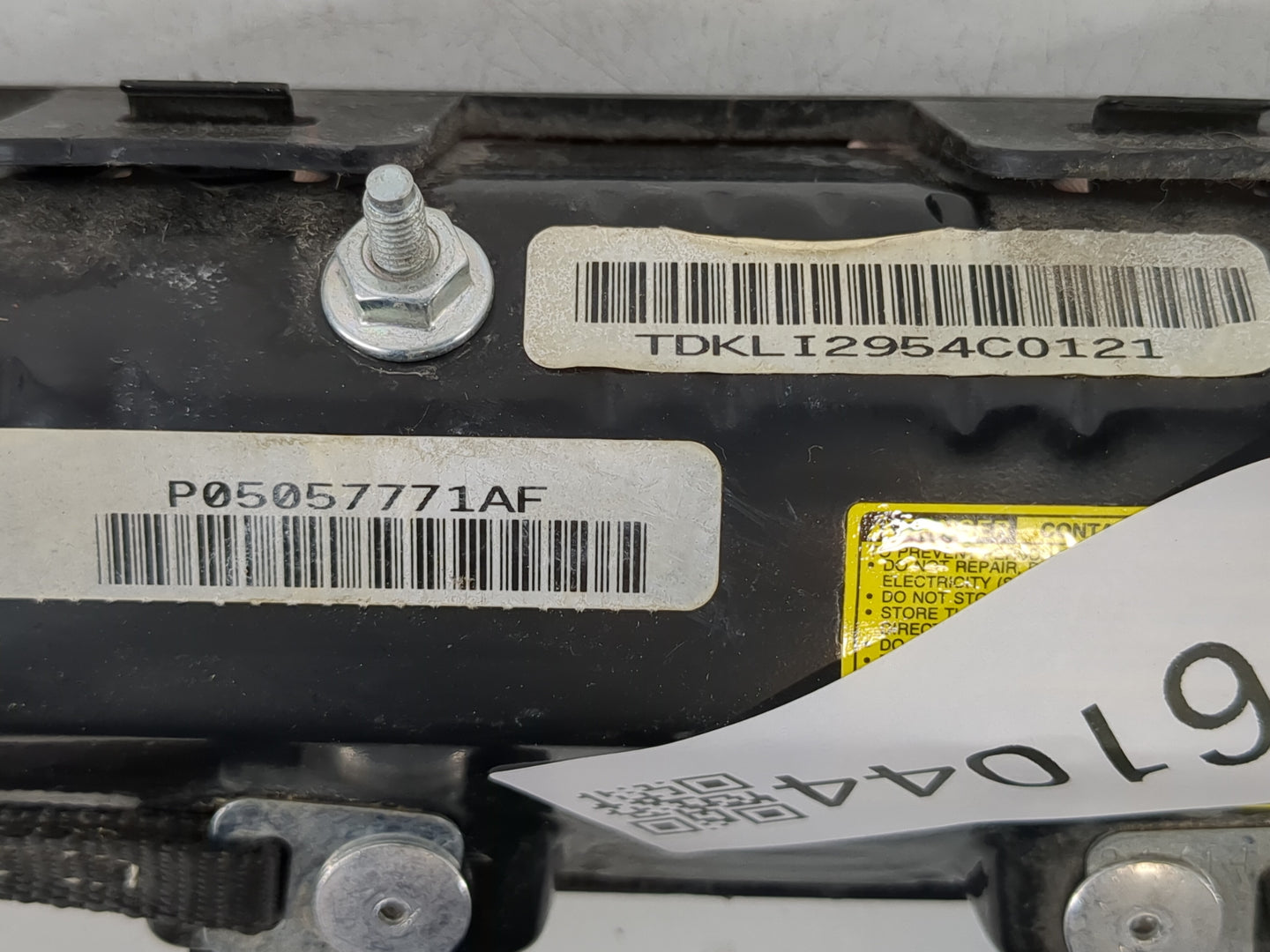2014-2016 Chrysler Town & Country Air Bag Driver Left Knee OEM P/N:P05057771AF Fits Fits 2014 2015 2016 2017 2018 OEM Used A