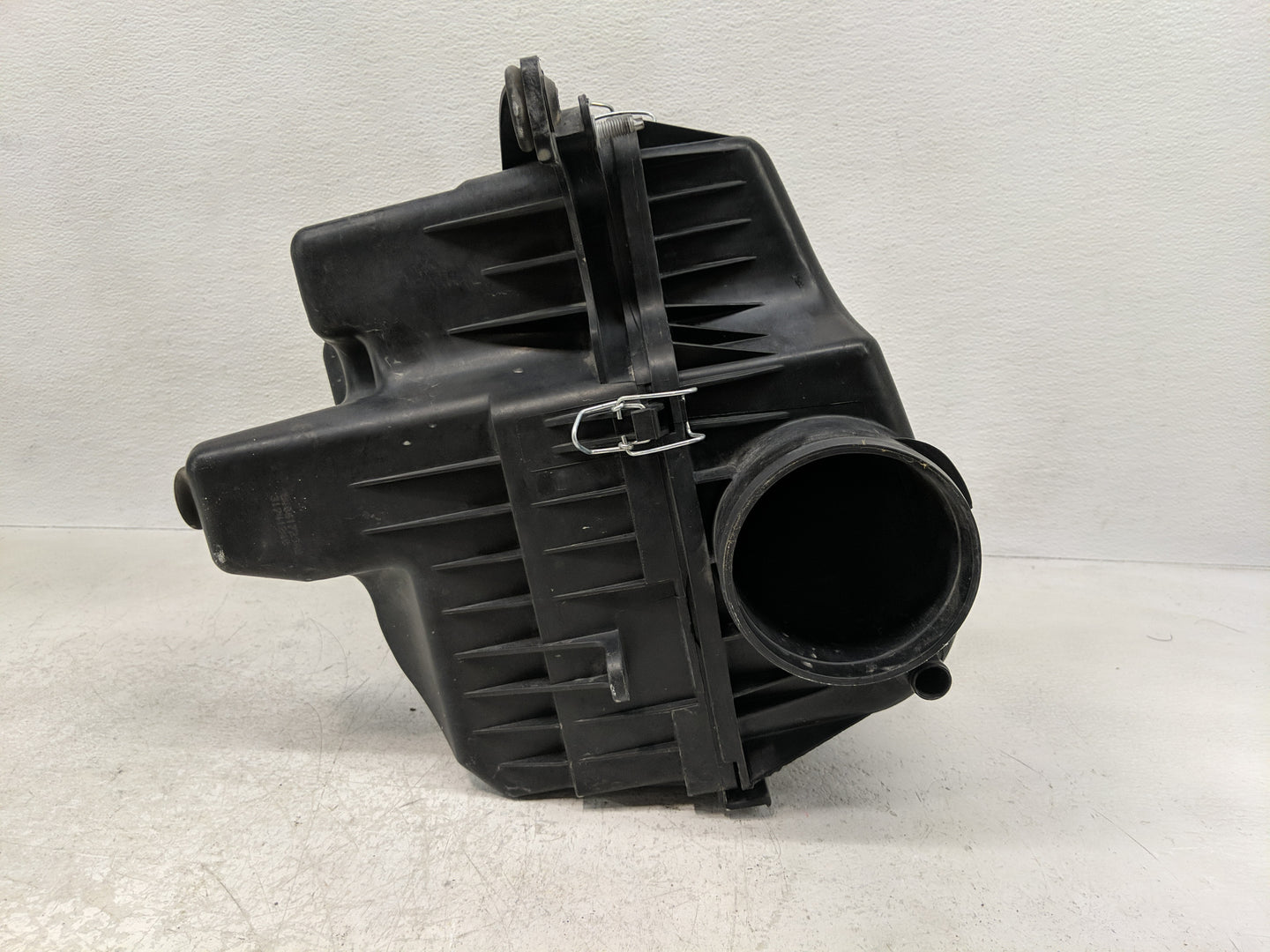 2011-2016 Chrysler Town & Country Air Cleaner Intake-duct Hose Tube - Oemusedautoparts1.com
