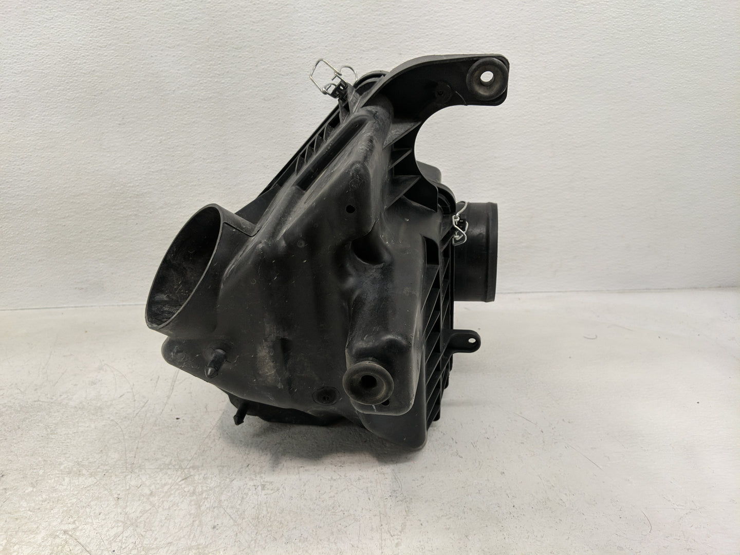 2011-2016 Chrysler Town & Country Air Cleaner Intake-duct Hose Tube - Oemusedautoparts1.com