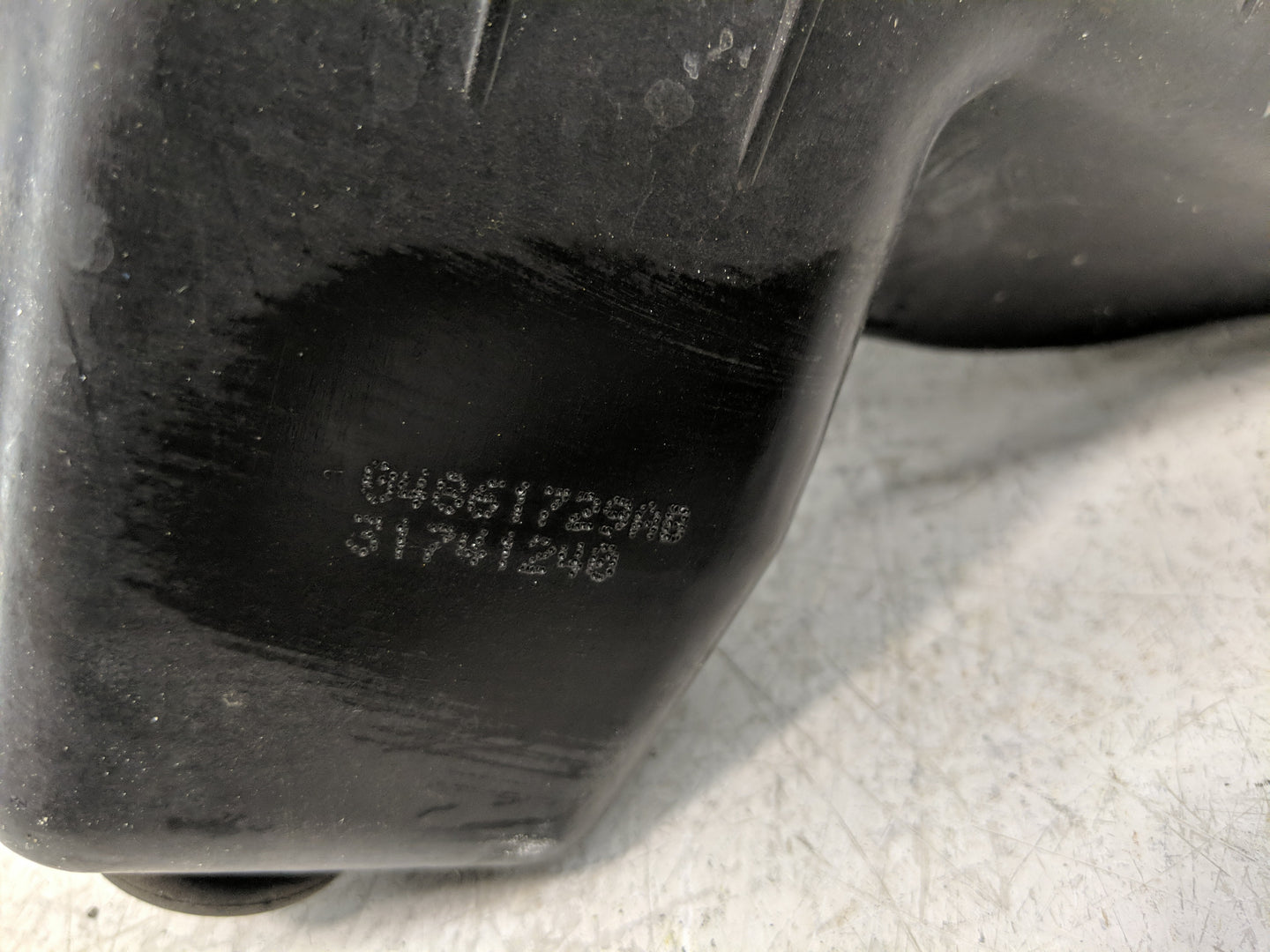 2011-2016 Chrysler Town & Country Air Cleaner Intake-duct Hose Tube - Oemusedautoparts1.com